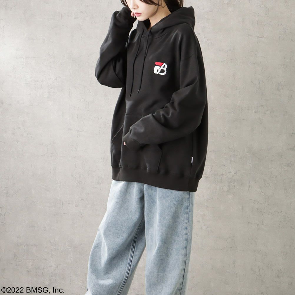 【クリアファイル1枚とフォンタブ1個をプレゼント】FILA×BE:FIRST プルパーカー レディース