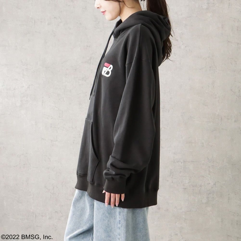 【クリアファイル1枚とフォンタブ1個をプレゼント】FILA×BE:FIRST プルパーカー レディース