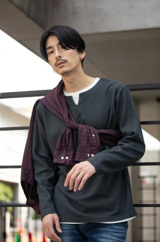 [期間限定価格]NAVY キーネックフェイクレイヤード長袖Tシャツ メンズ商品サムネイル-1