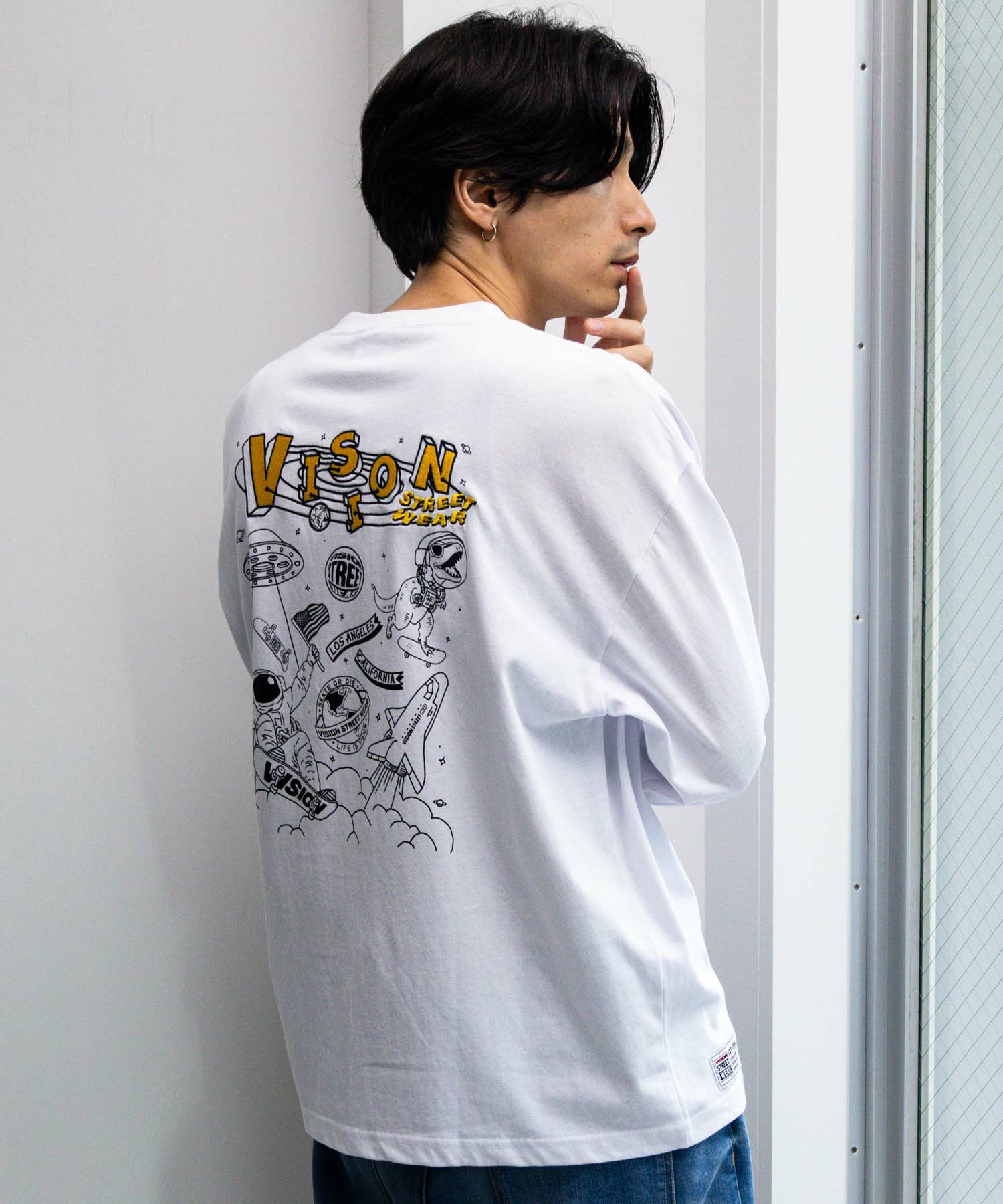 [期間限定価格]【オンラインストア限定】VISION STREET WEAR  スペースマルチイラスト長袖Tシャツ メンズ商品サムネイル-1