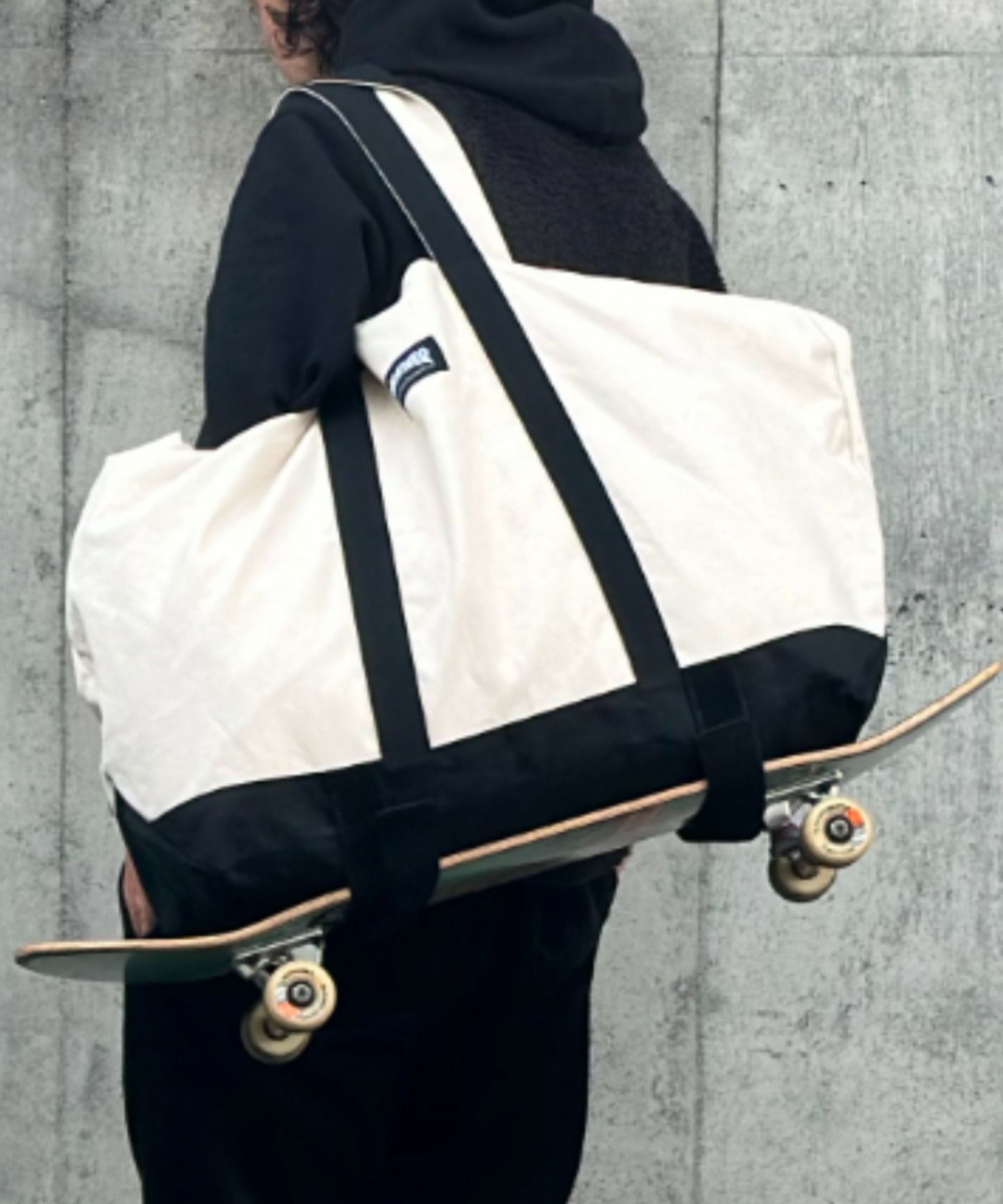 [期間限定価格]【オンラインストア限定】THRASHER  スケーティングトートバッグ商品画像-1