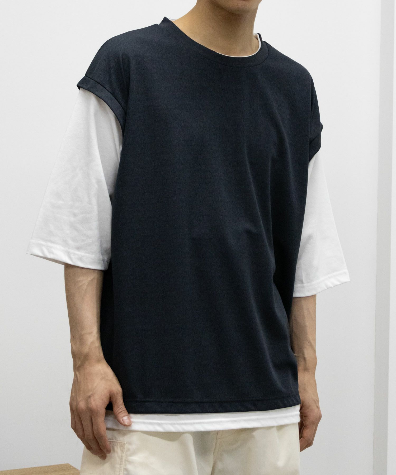 URBAN COLLECTION  梨地フェイクベストレイヤードTシャツ メンズ商品画像-2