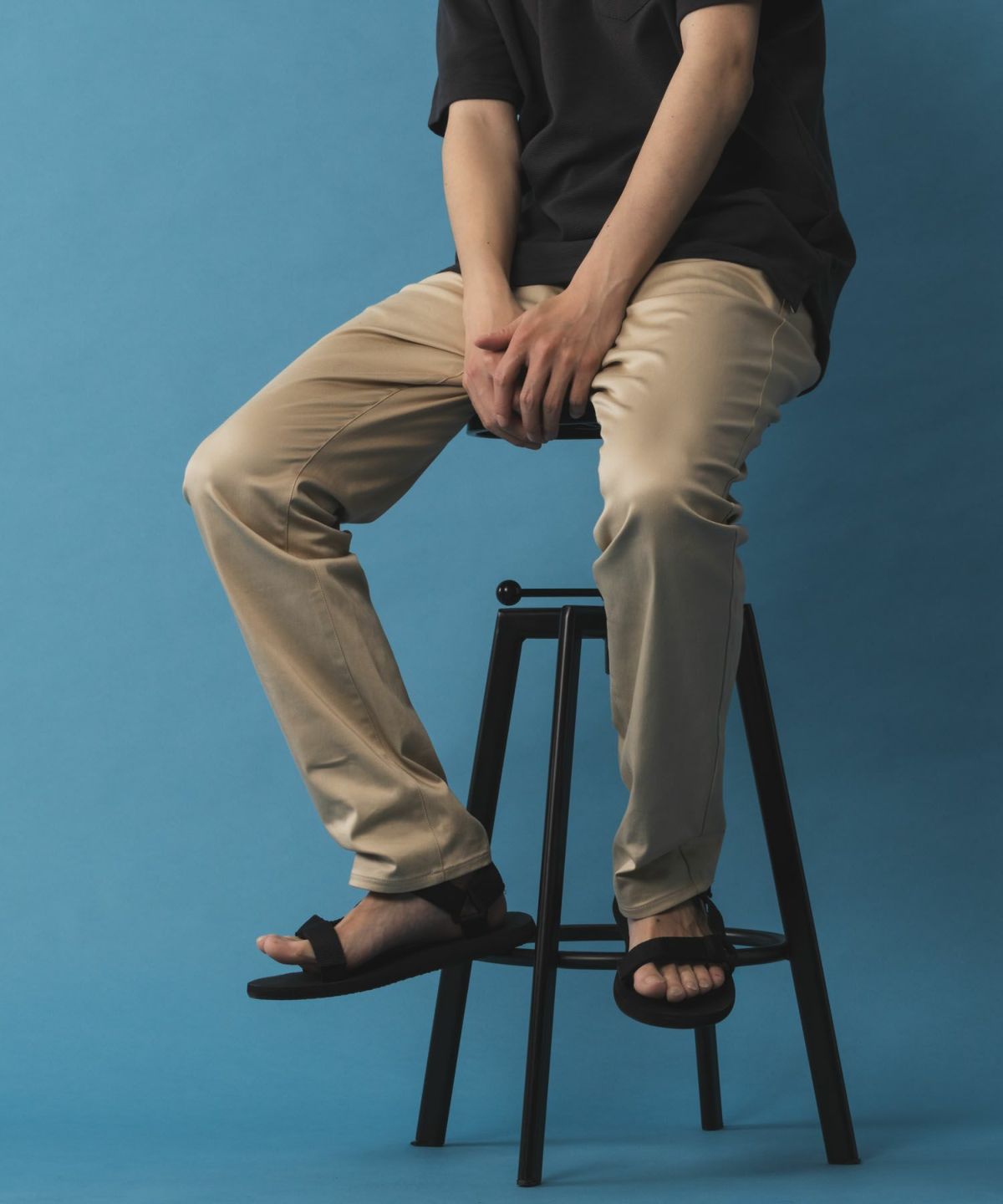 NAVY SARARI サテンクールテーパードパンツ メンズ