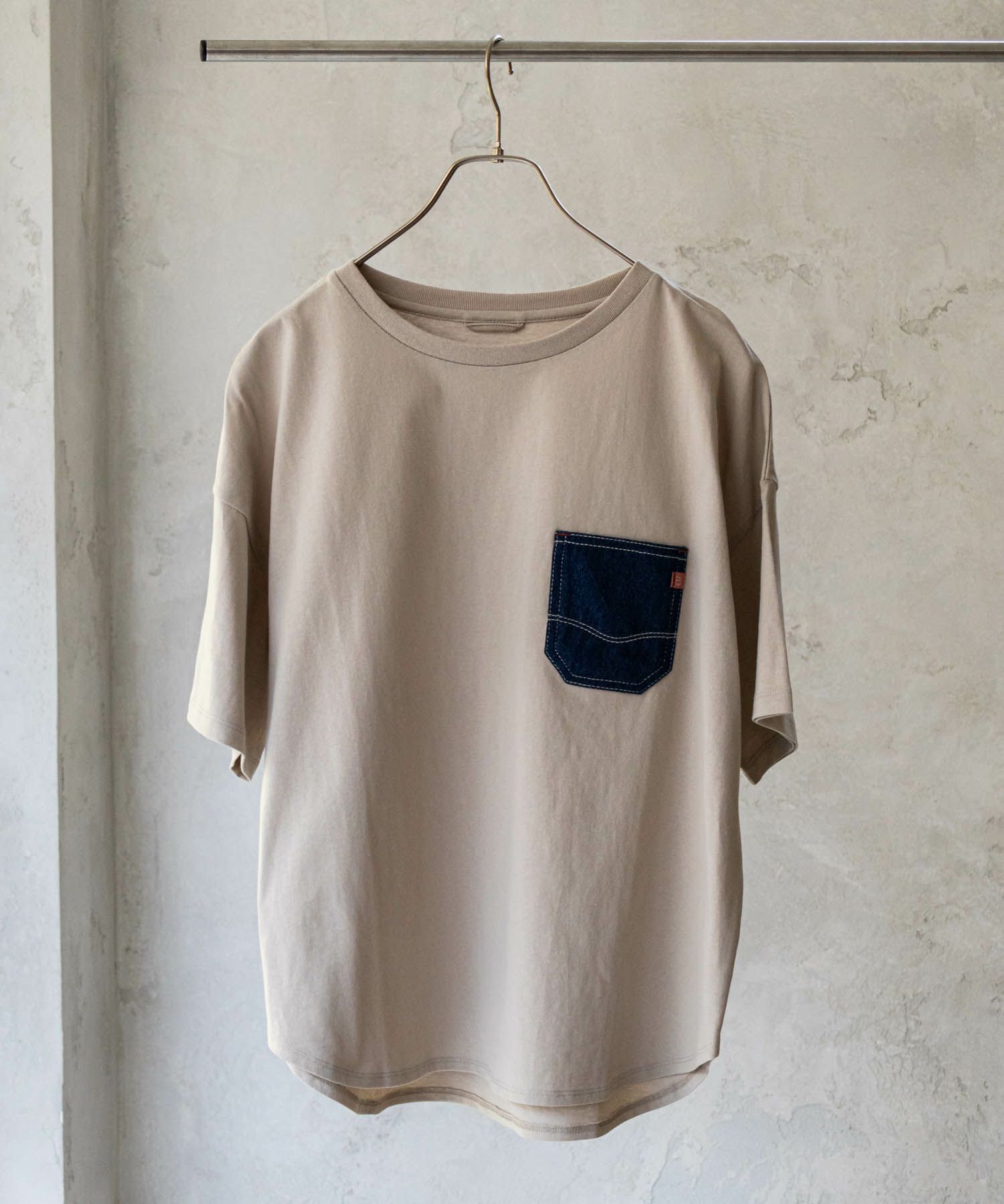 C17  デニムラウンド胸ポケットTシャツ レディース メール便 対応商品商品画像-4