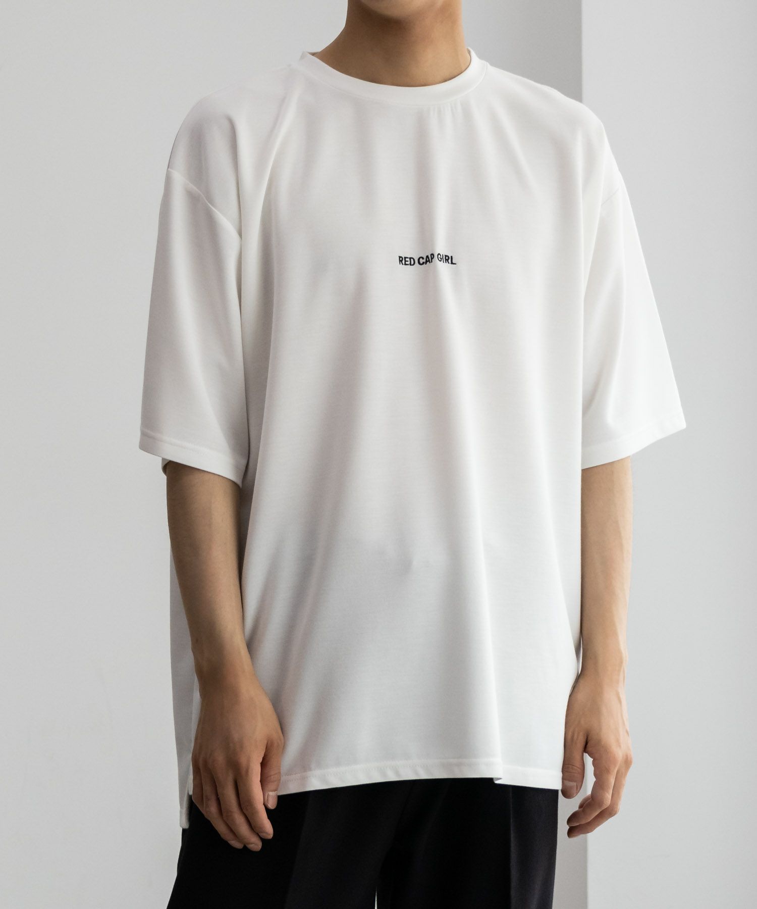 【オンラインストア限定】RED CAP GIRL  ポンチ素材 バックプリントTシャツ メンズ メール便 対応商品商品画像-1