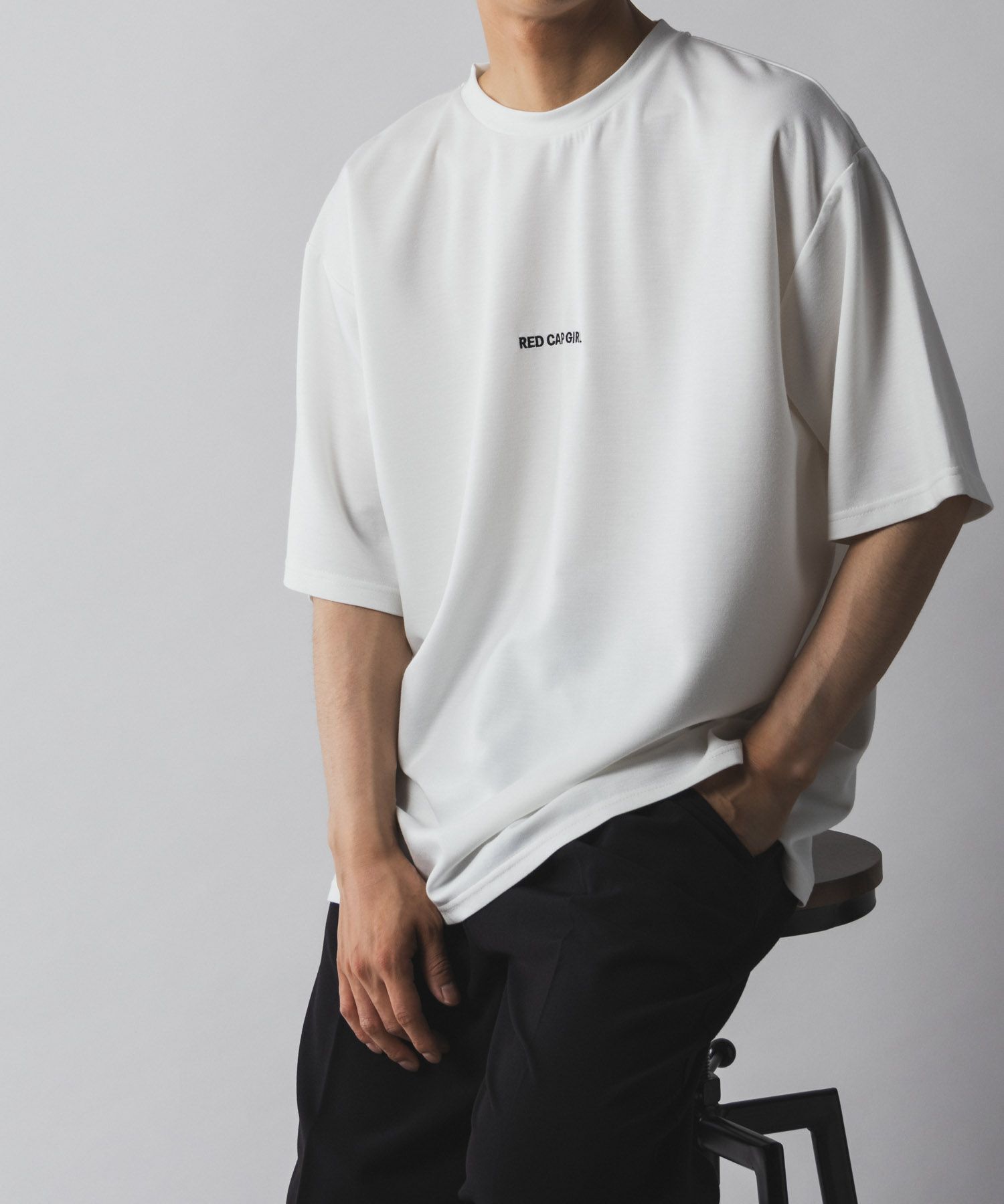 【オンラインストア限定】RED CAP GIRL  ポンチ素材 バックプリントTシャツ メンズ メール便 対応商品商品画像-17