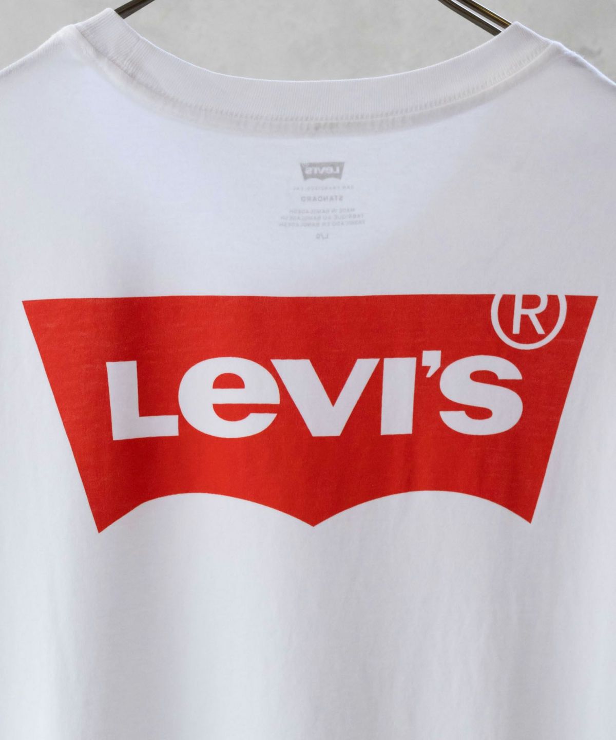 Levi's グラフィッククルーネックTシャツ メンズ ネコポス 対応商品