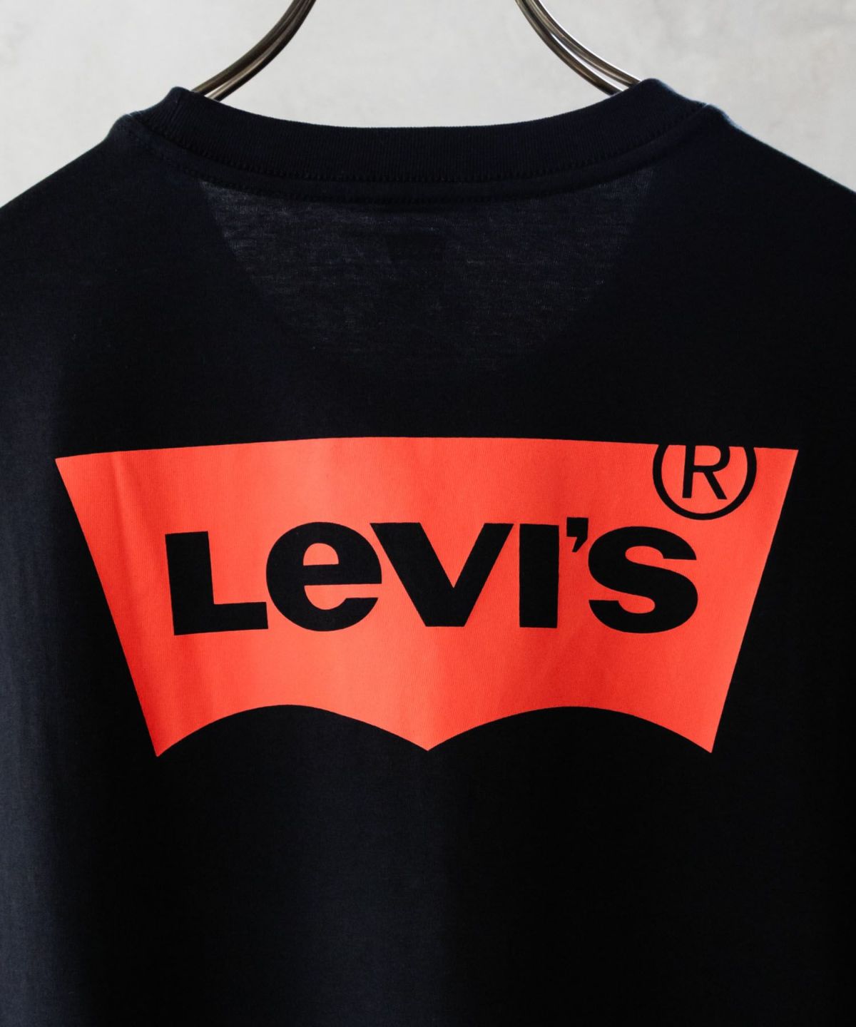 Levi's グラフィッククルーネックTシャツ メンズ ネコポス 対応商品