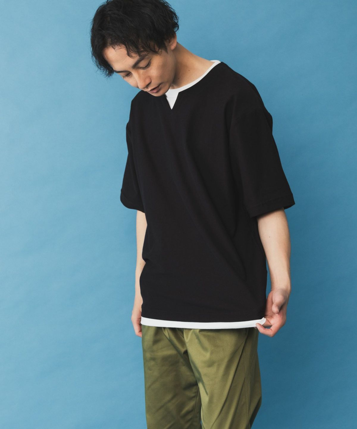 SARARI NAVY 冷感キーネックTシャツ メンズ