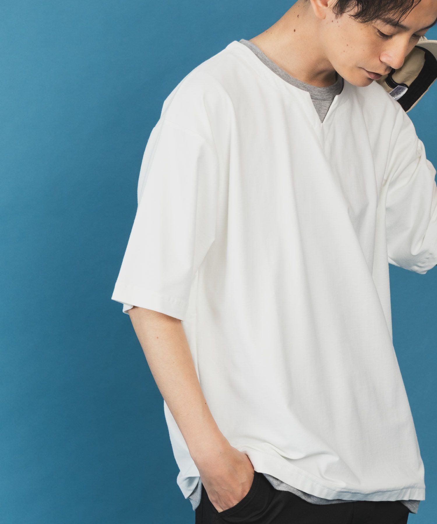 SARARI NAVY 冷感キーネックTシャツ メンズ