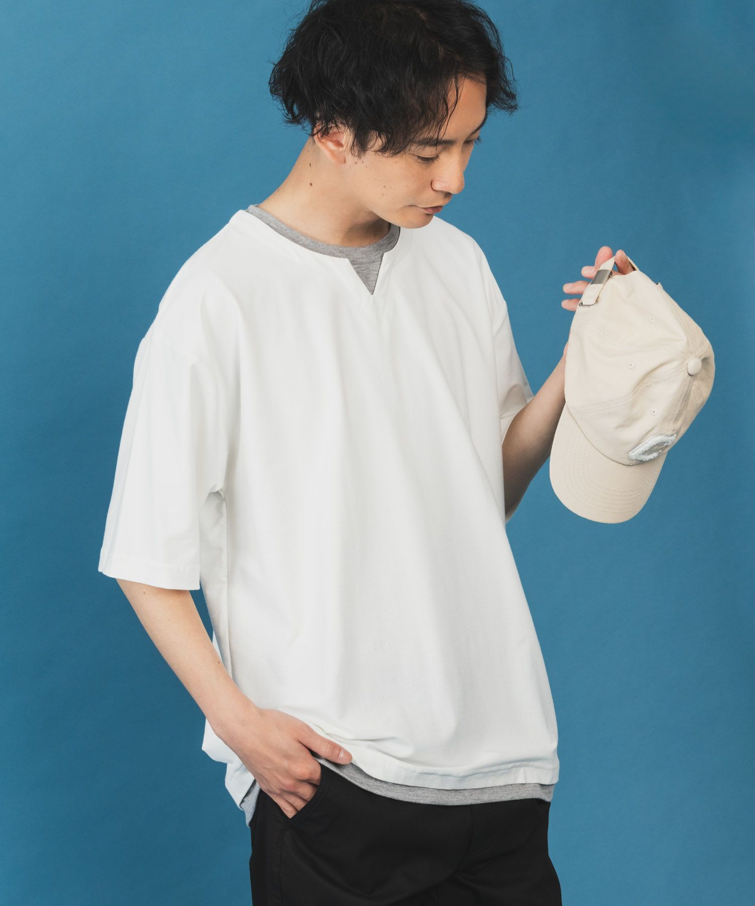 SARARI NAVY 冷感キーネックTシャツ メンズ