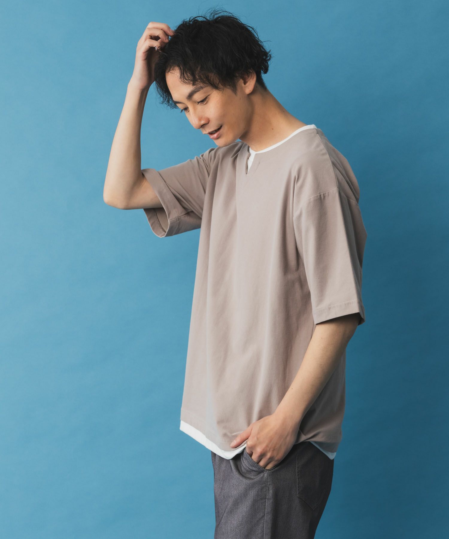 SARARI NAVY 冷感キーネックTシャツ メンズ