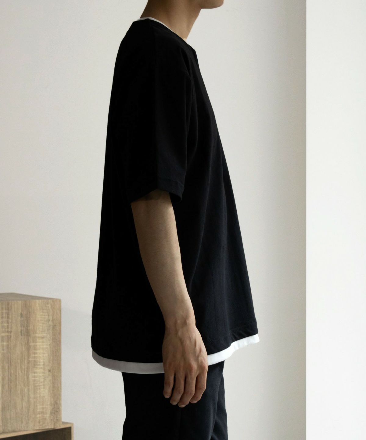 SARARI NAVY 冷感キーネックTシャツ メンズ