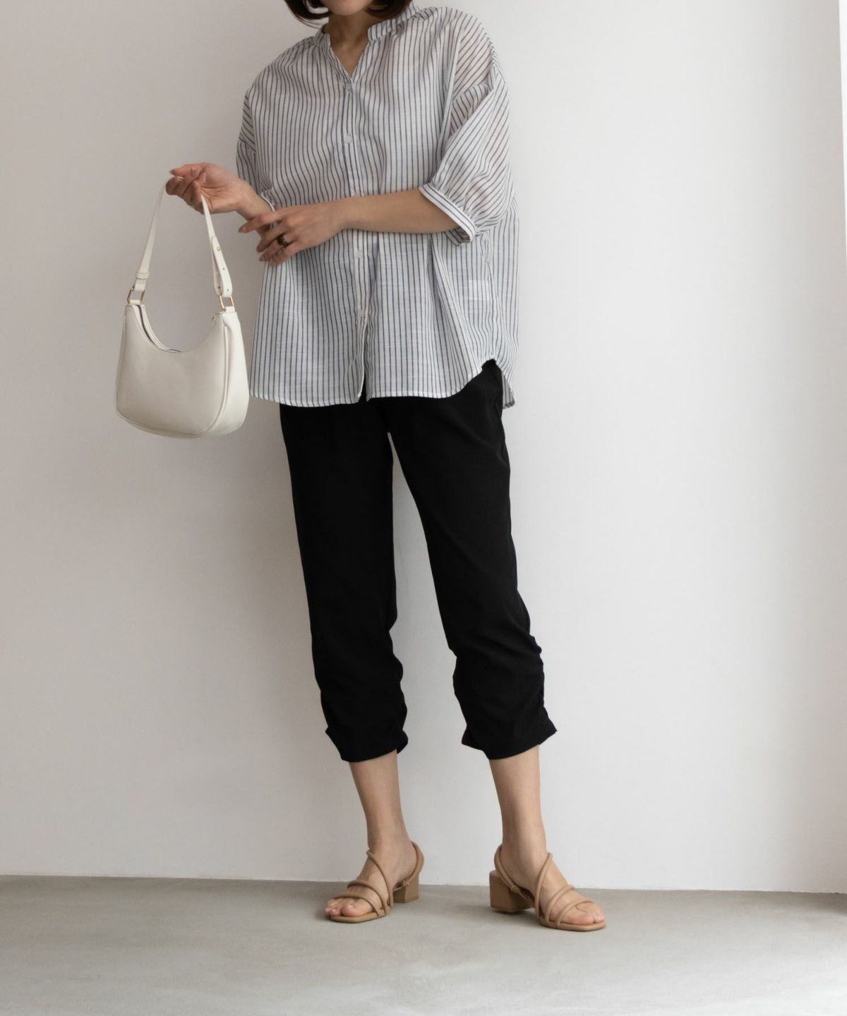 SARARI NAVY シャーリングパンツ レディース