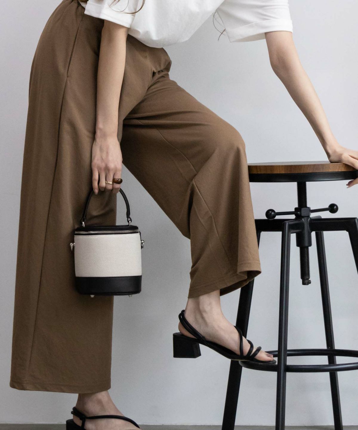 NAVY SARARI ワイドパンツ レディース