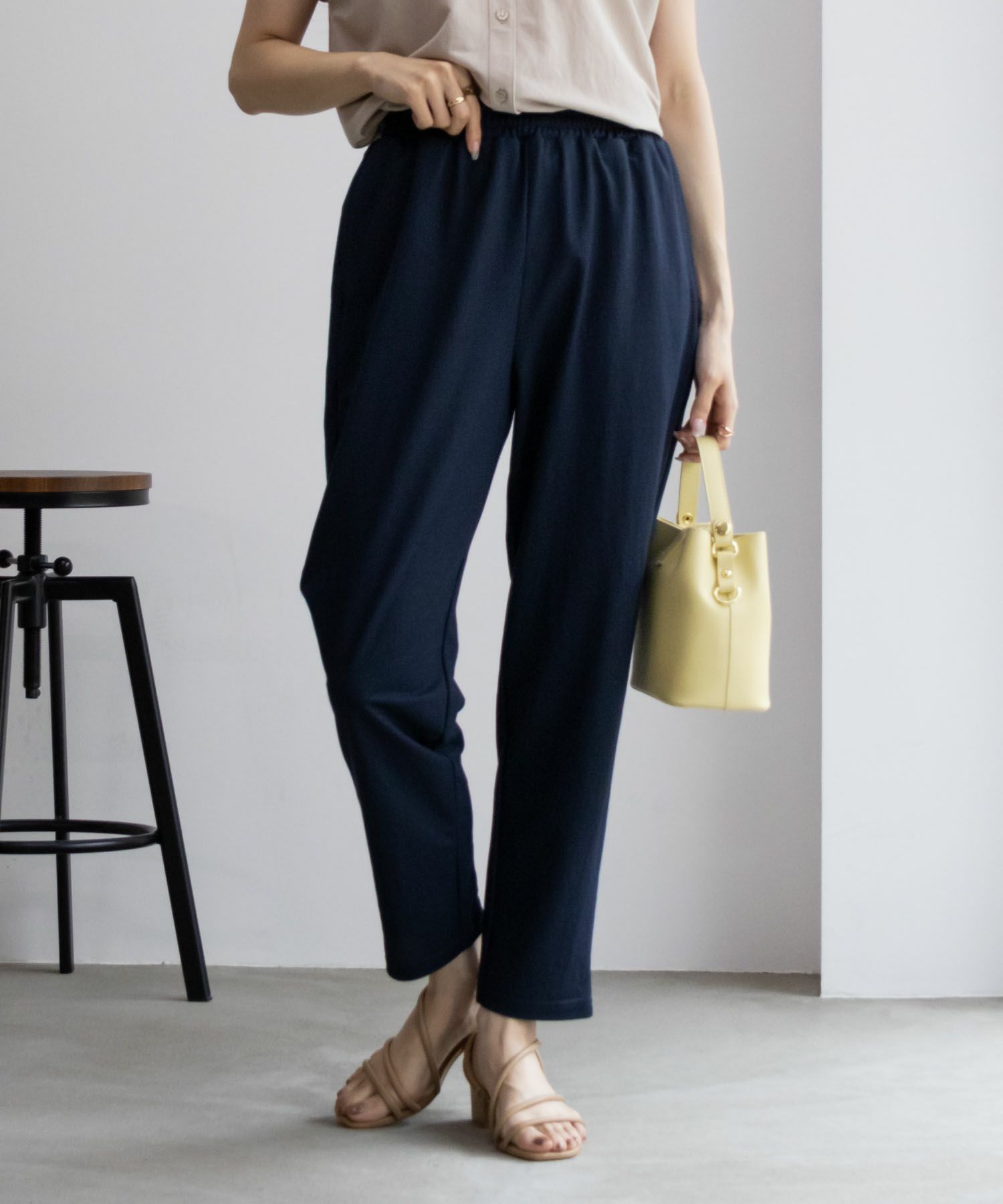 NAVY SARARI テーパードパンツ レディース