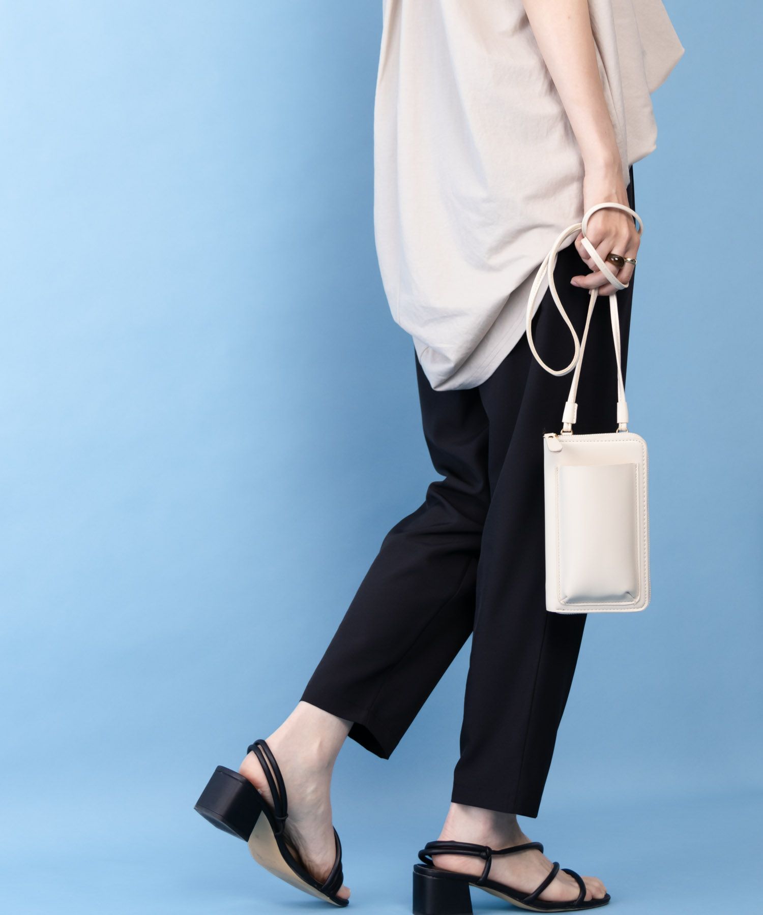 NAVY SARARI テーパードパンツ レディース
