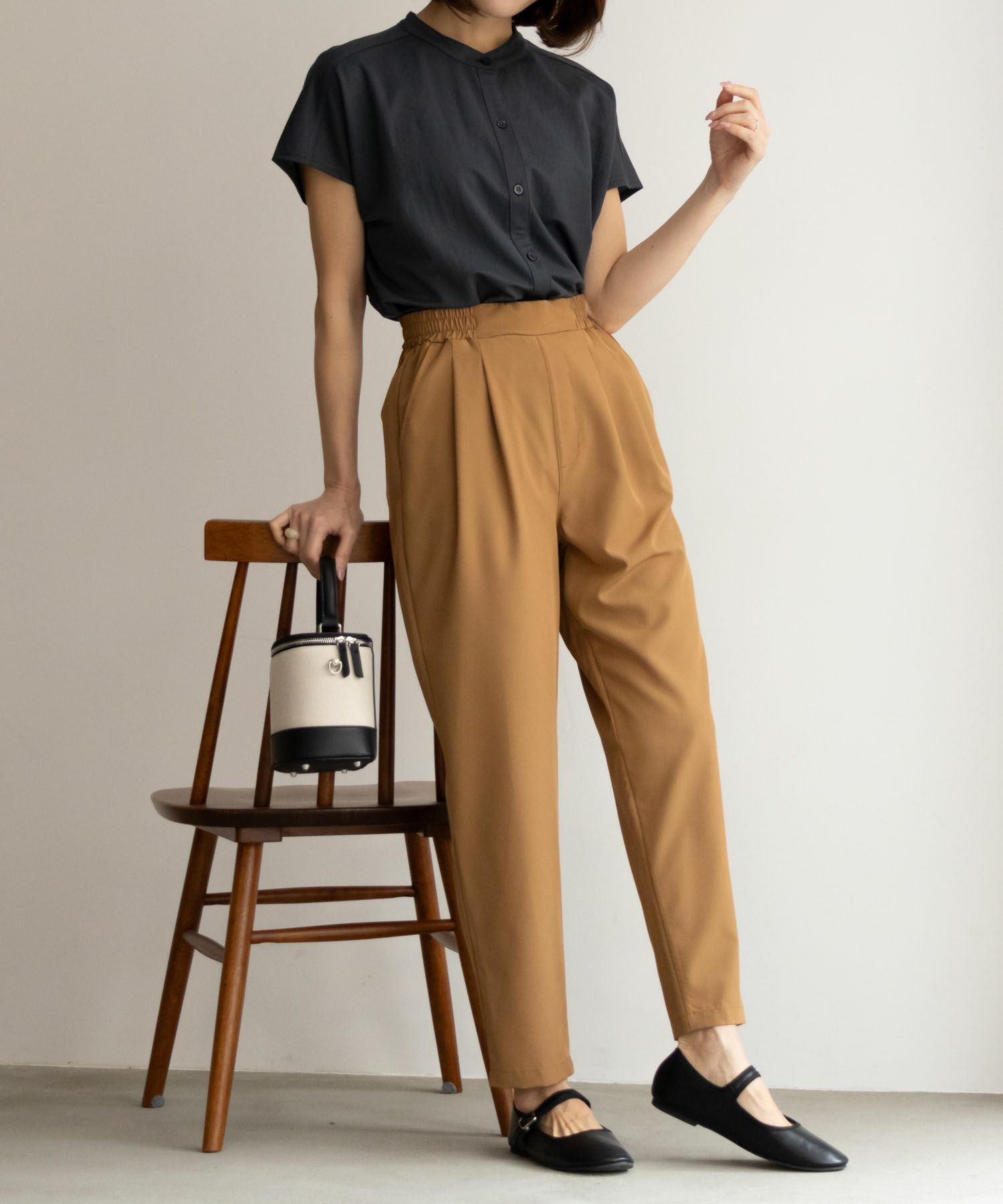 NAVY SARARI テーパードパンツ レディース