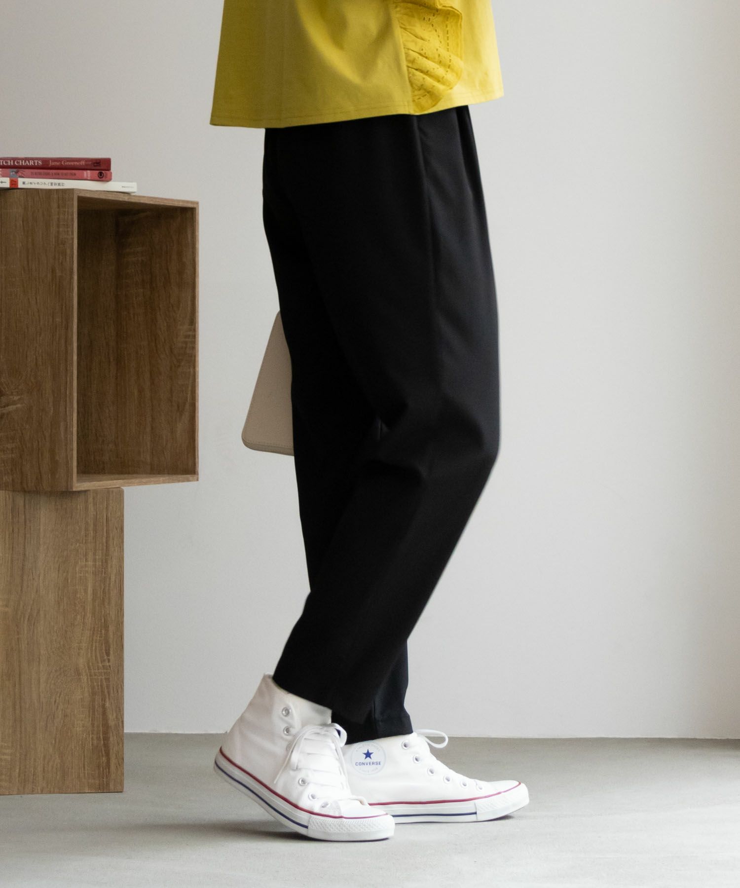 NAVY SARARI テーパードパンツ レディース