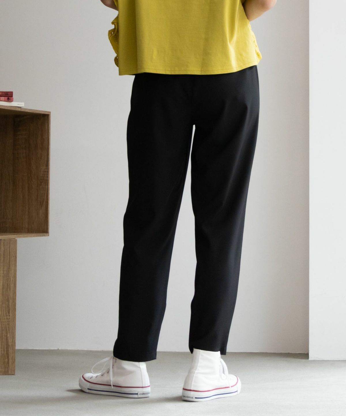 NAVY SARARI テーパードパンツ レディース