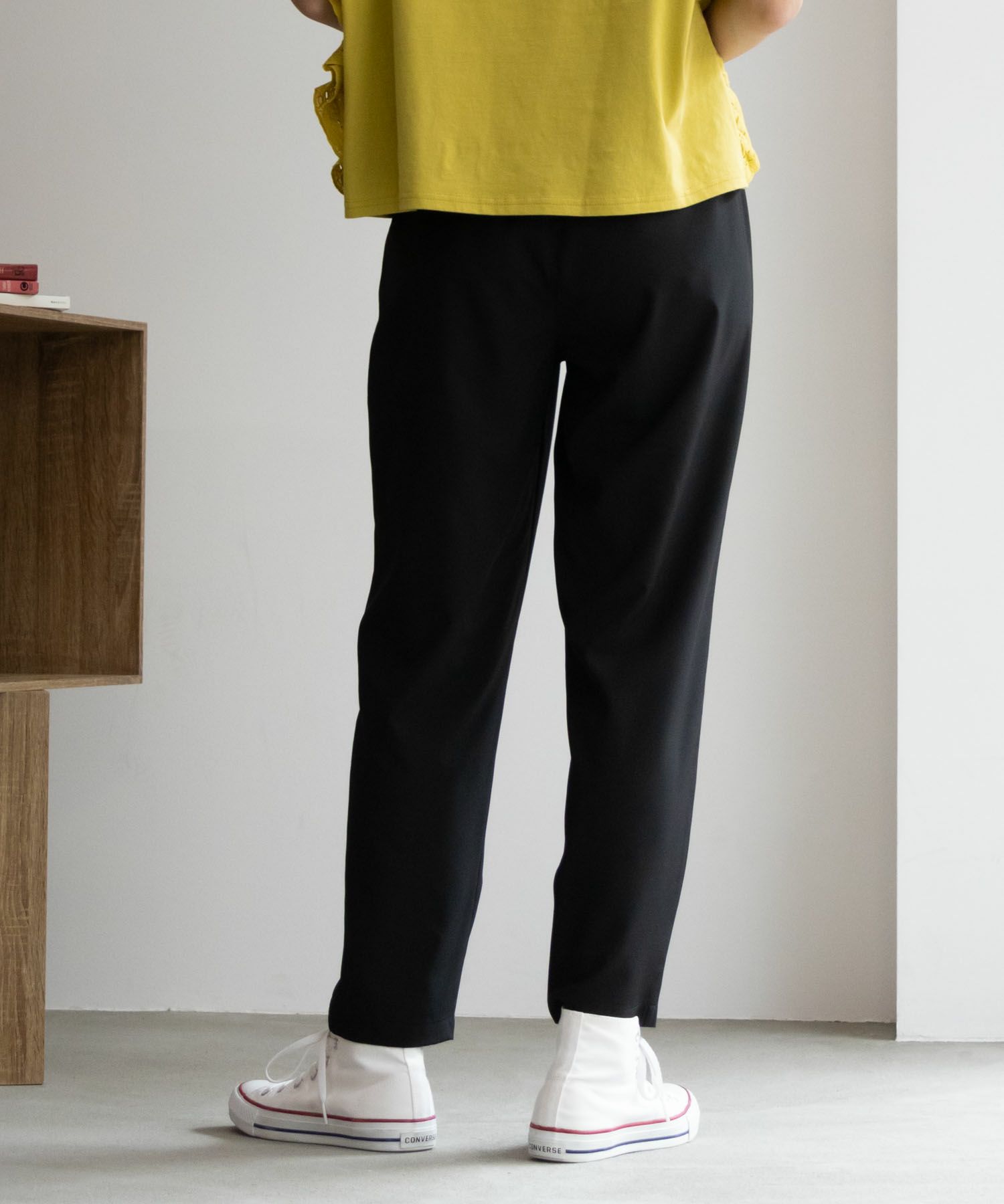 NAVY SARARI テーパードパンツ レディース