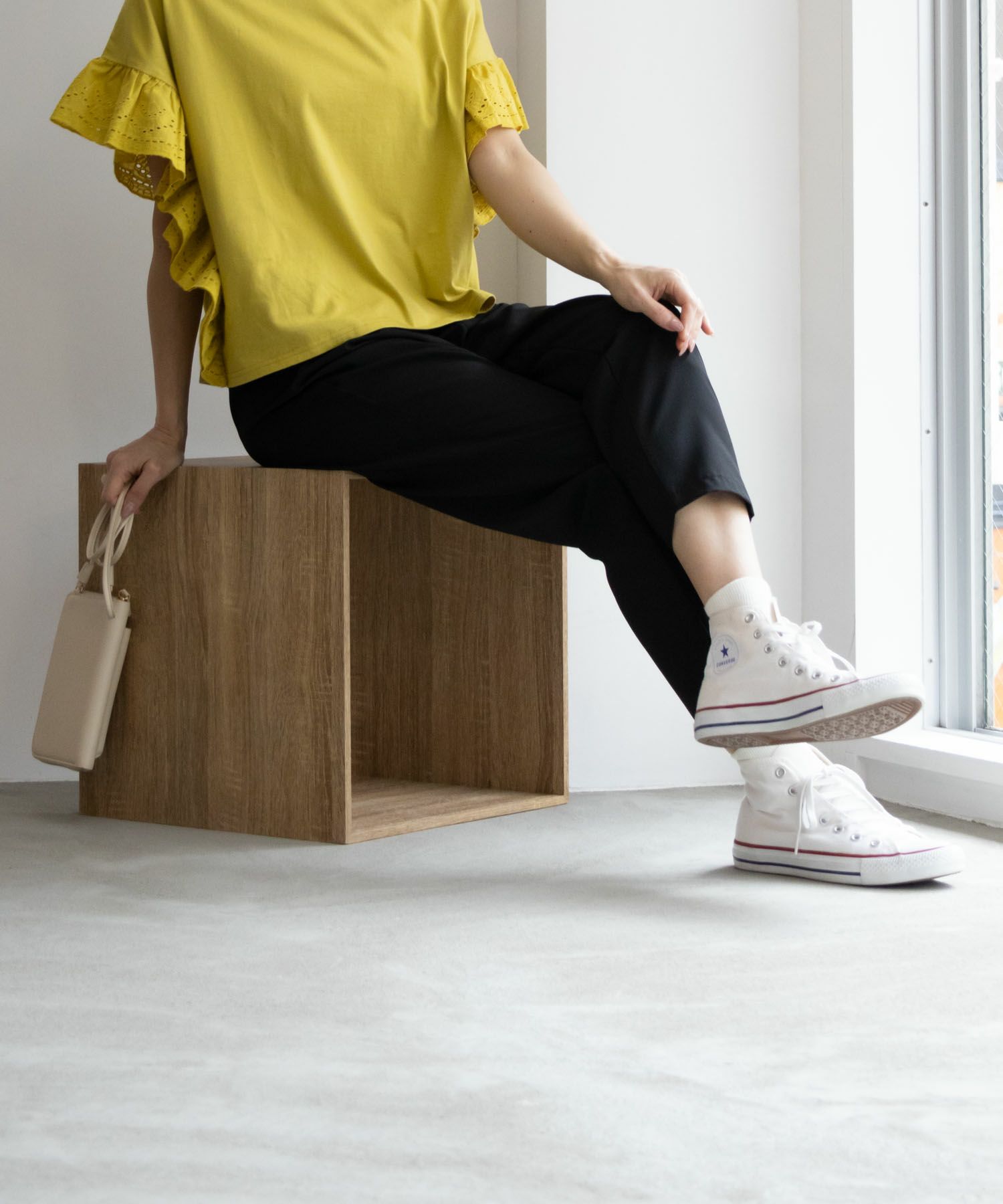 NAVY SARARI テーパードパンツ レディース