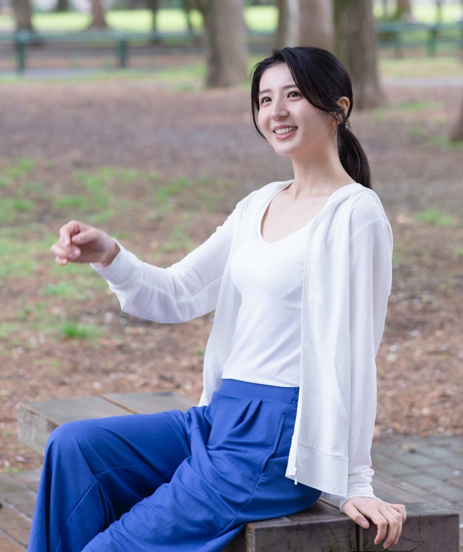 NAVY SARARI ブラトップタンクトップ レディース