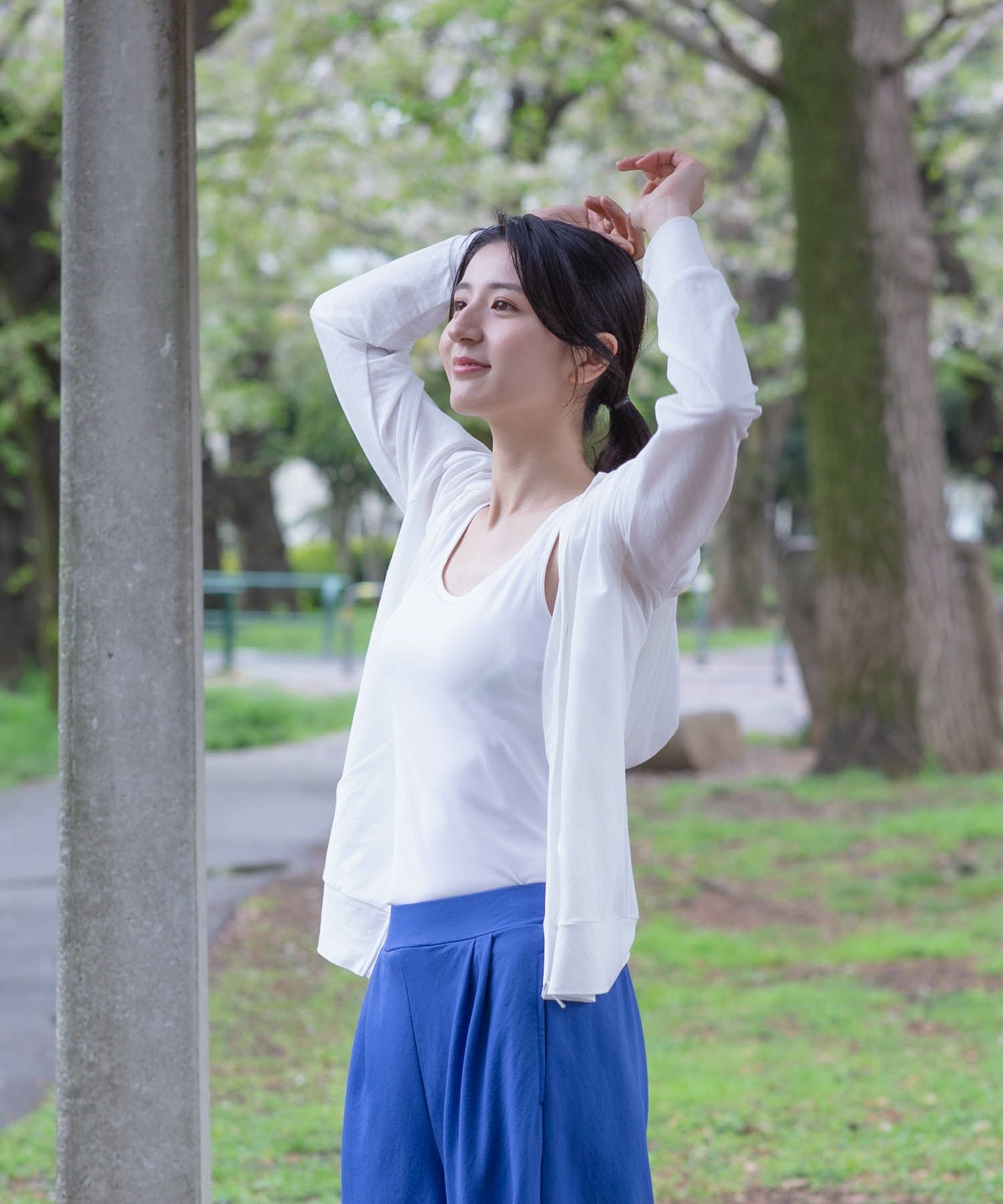 NAVY SARARI ブラトップタンクトップ レディース