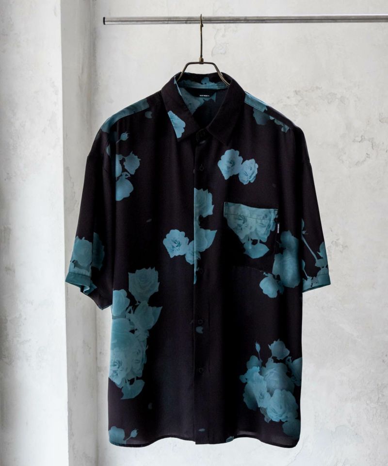 【オンラインストア限定】NAIVE MAGIC  シルクタッチポリエステル ルーズサイズ総柄半袖シャツ メンズ商品画像-1