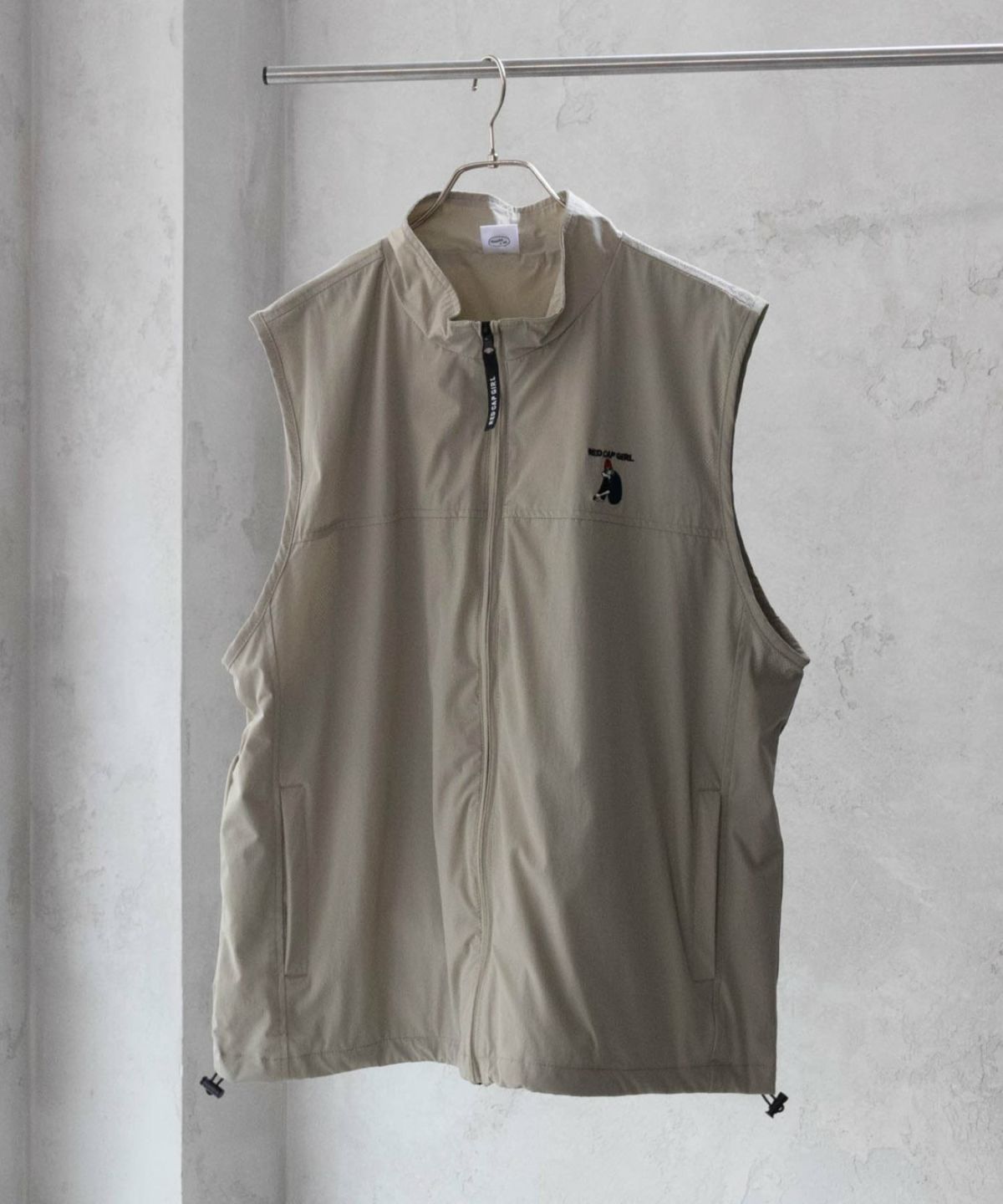 RED CAP GIRL ナイロンタスラン胸刺繍ベスト メンズ