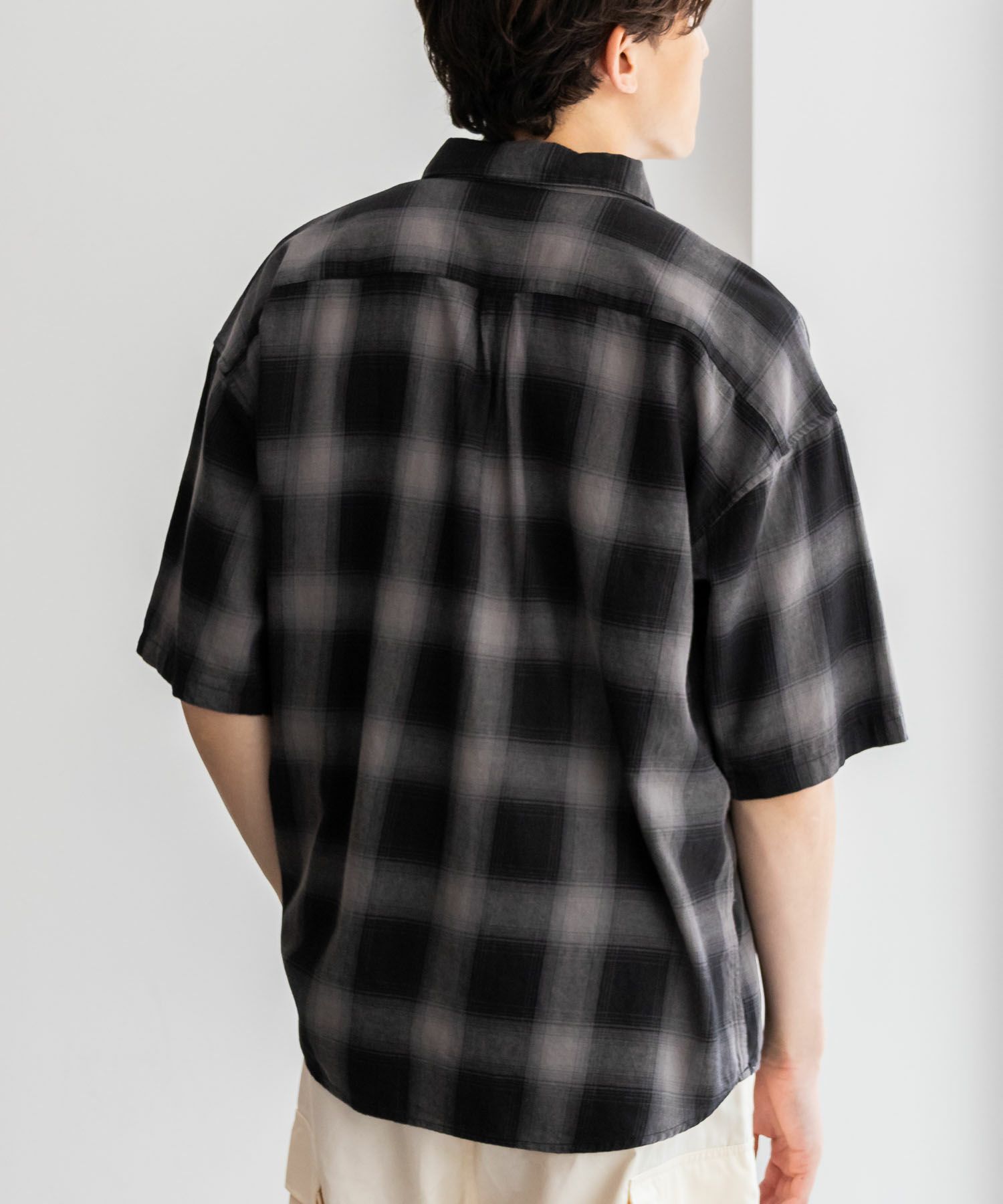 【オンラインストア限定】NAIVE MAGIC  オンブレーチェックルーズサイズ半袖シャツ メンズ商品サムネイル-10