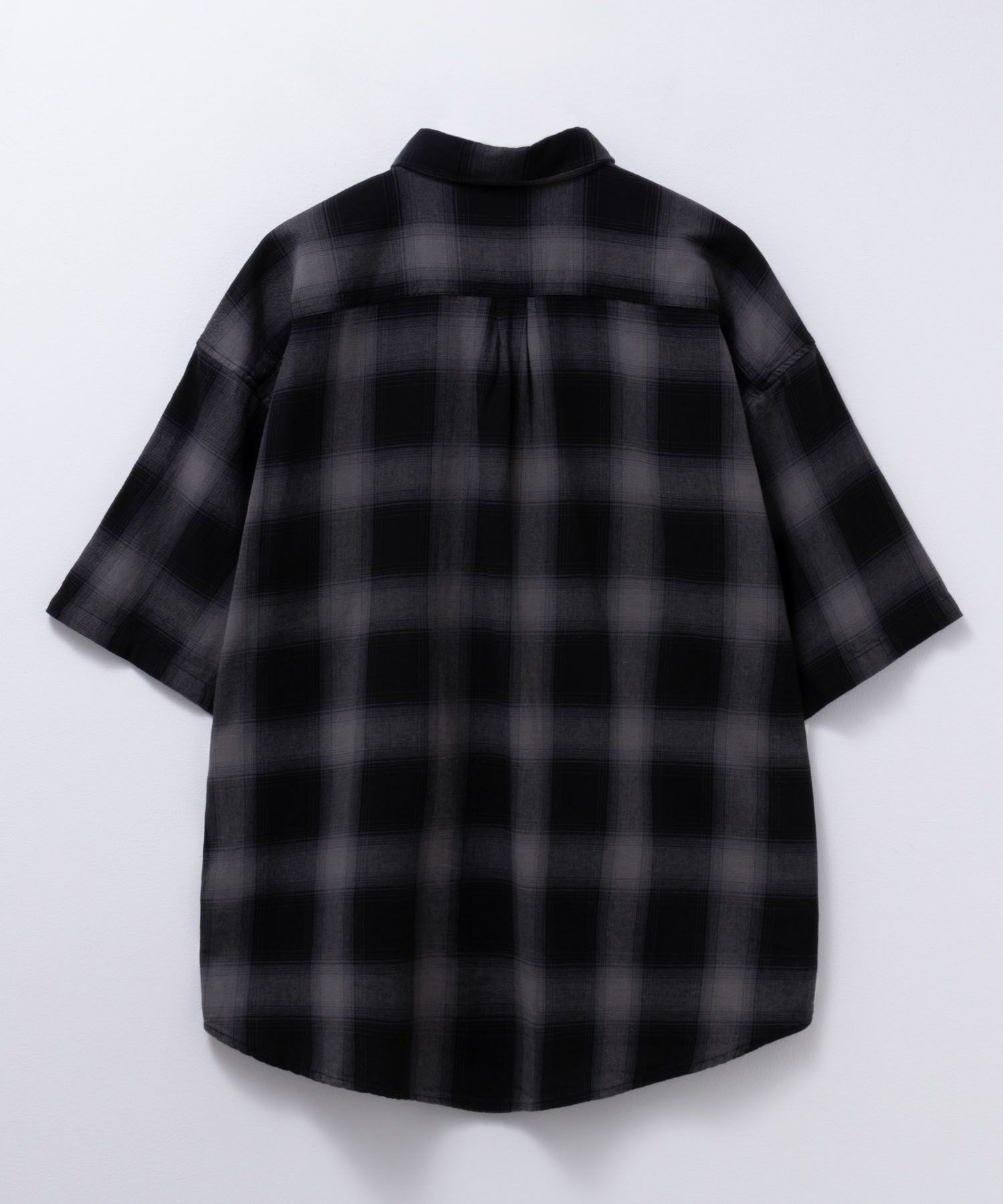 【オンラインストア限定】NAIVE MAGIC  オンブレーチェックルーズサイズ半袖シャツ メンズ商品サムネイル-20