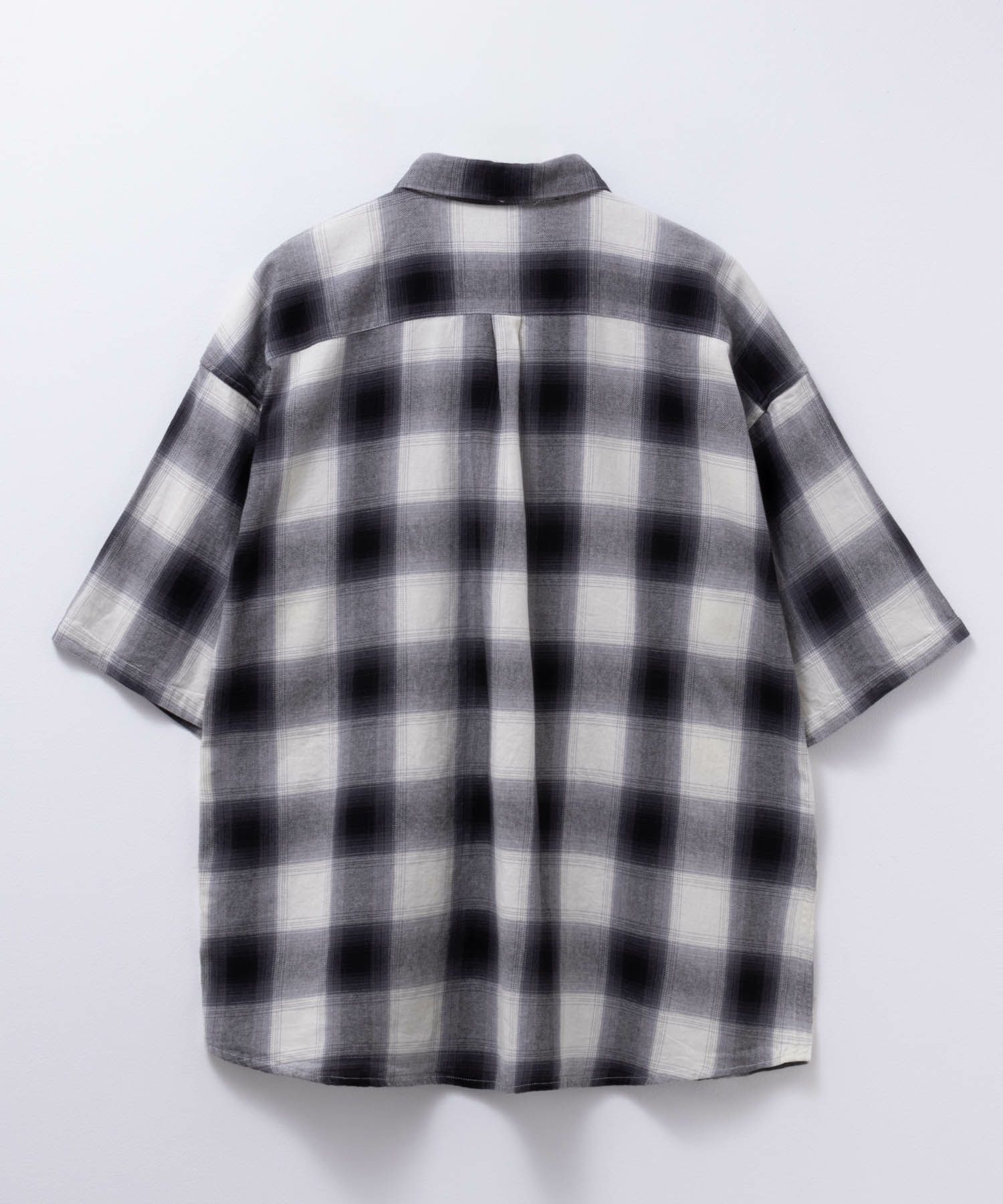 【オンラインストア限定】NAIVE MAGIC  オンブレーチェックルーズサイズ半袖シャツ メンズ商品サムネイル-22