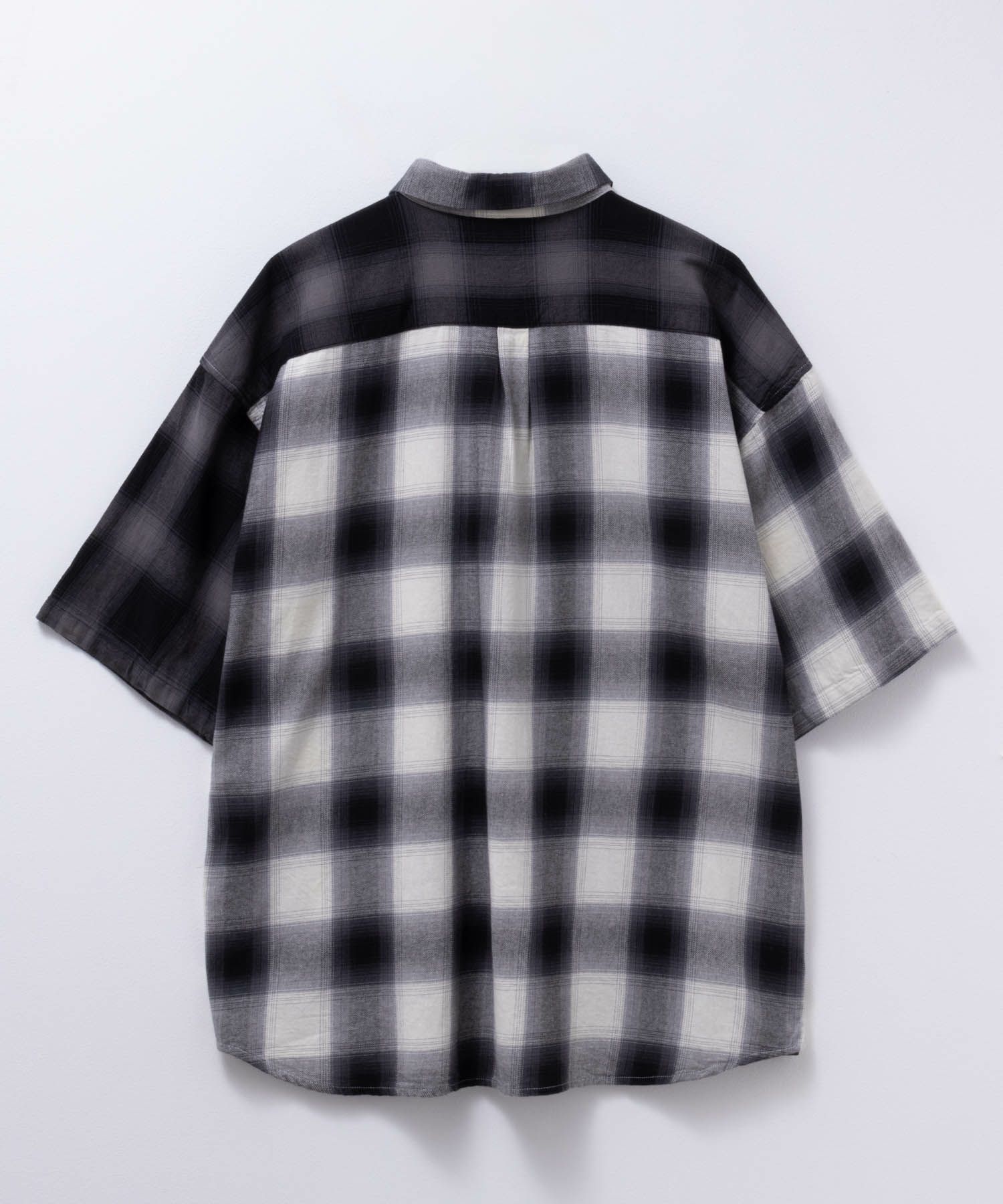 【オンラインストア限定】NAIVE MAGIC  オンブレーチェックルーズサイズ半袖シャツ メンズ商品サムネイル-26