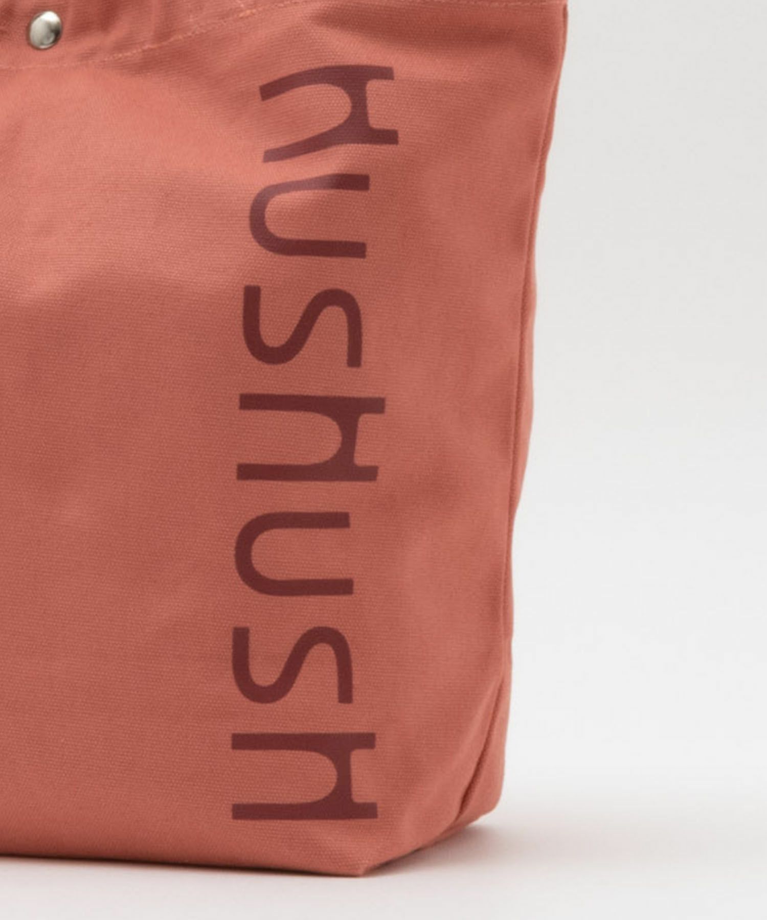 HusHusH ロゴ入りトートバッグ