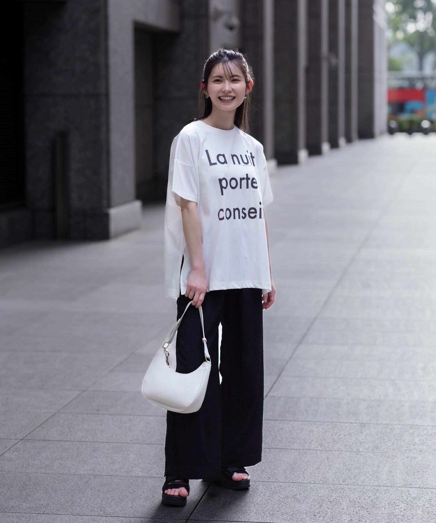 HusHusH ビッグロゴTシャツ レディース メール便 対応商品商品サムネイル-5