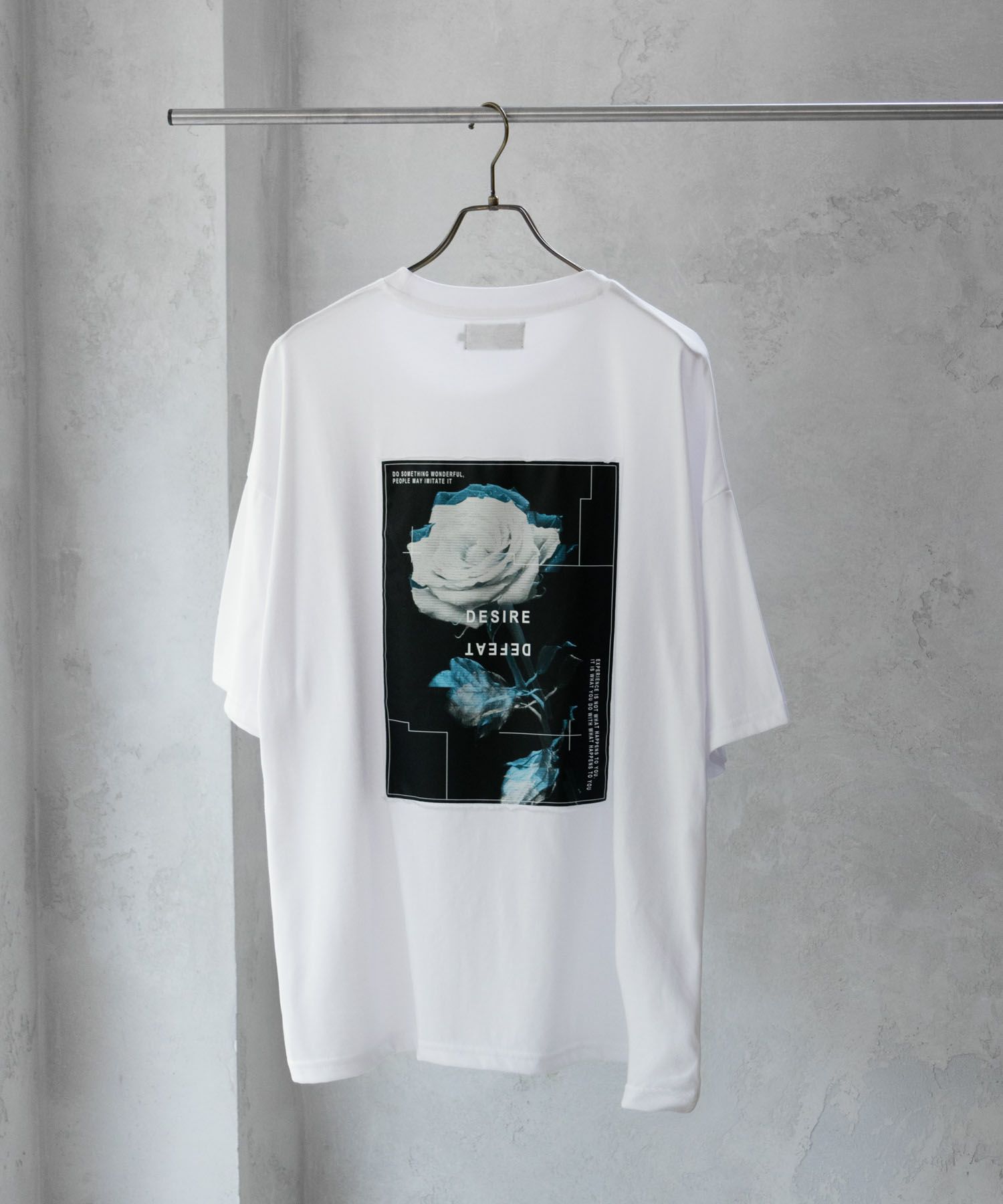 NOBLE PRODUCT フォト花プリントショートスリーブTシャツ メンズ NOBLE PRODUCT フォト花プリントショートスリーブTシャツ メンズ