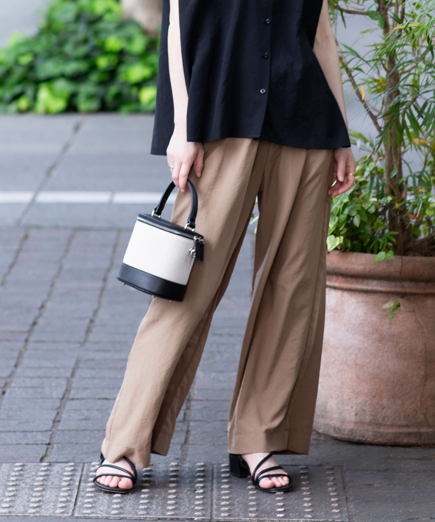 [期間限定価格]HusHusH  イージーワイドパンツ レディース商品サムネイル-2