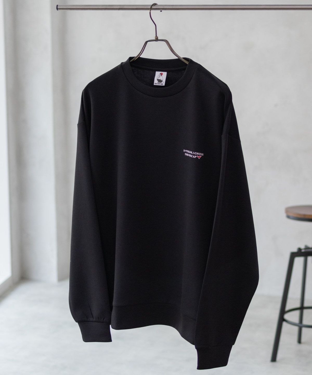 RED CAP GIRL ポンチ素材 バックプリントクルーネックトレーナー メンズ