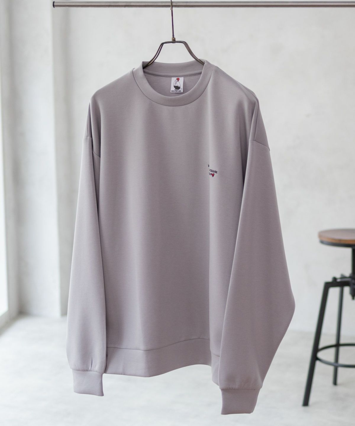 RED CAP GIRL ポンチ素材 バックプリントクルーネックトレーナー メンズ