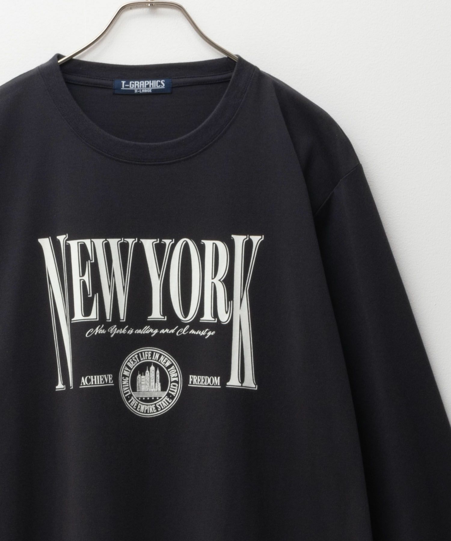 T-GRAPHICS カレッジプリント長袖Tシャツ メンズ