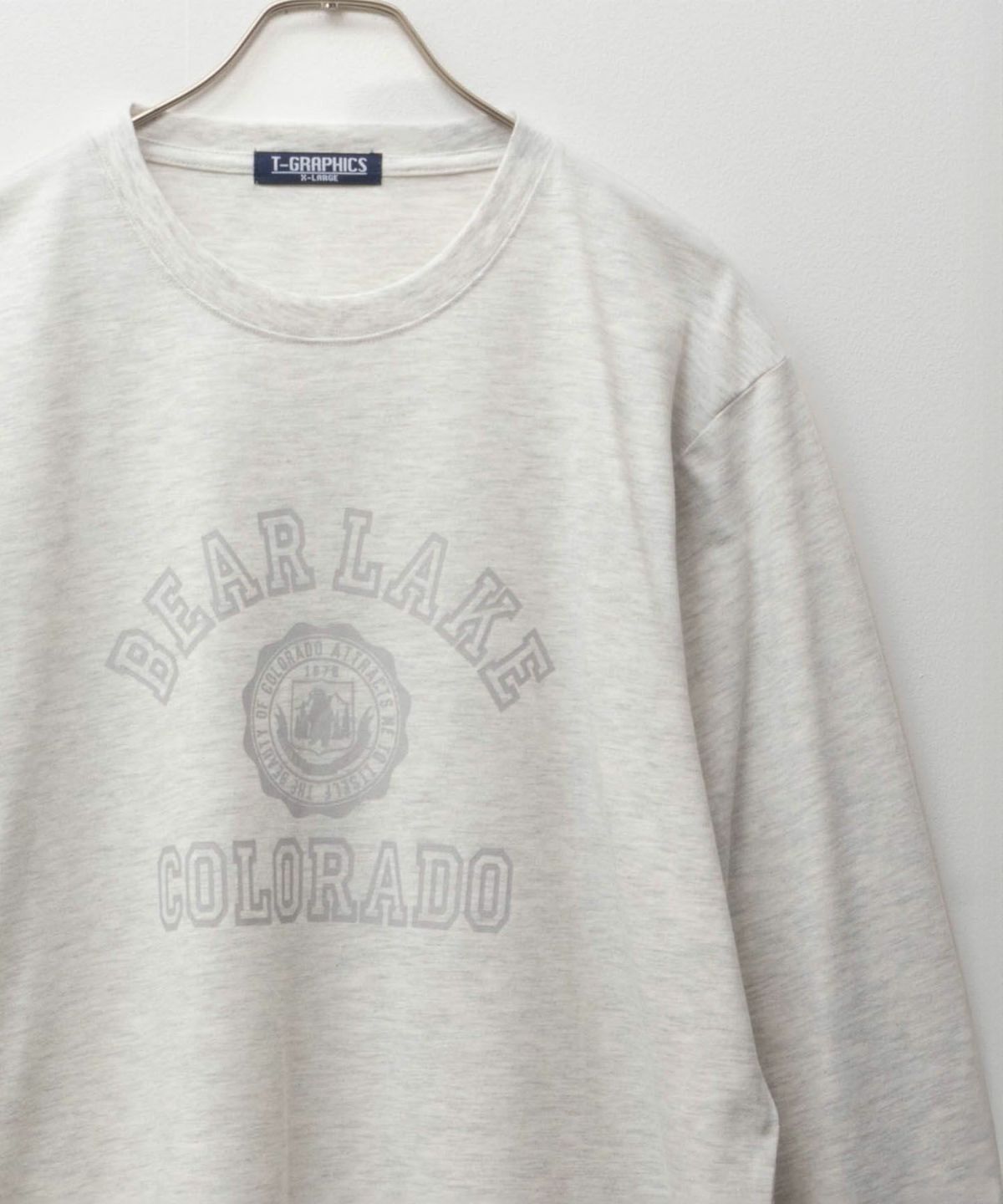 T-GRAPHICS カレッジプリント長袖Tシャツ メンズ