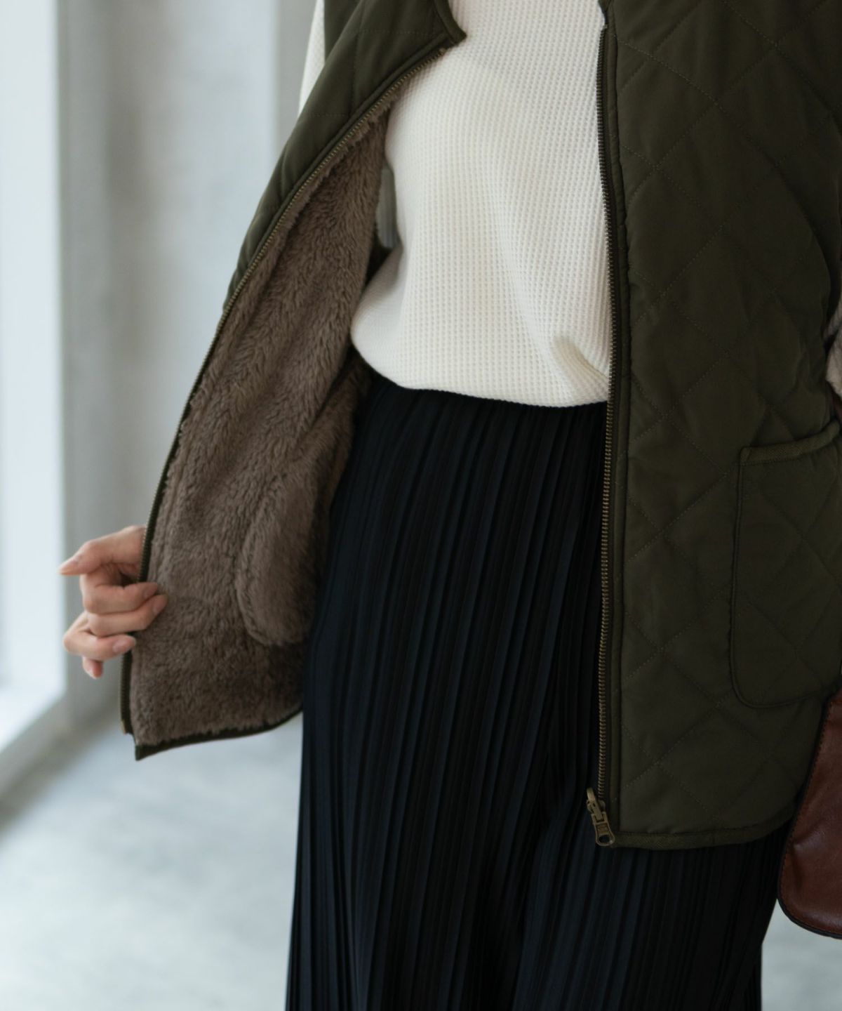 Howdy Marie ボアタフタリバーシブルベスト レディース