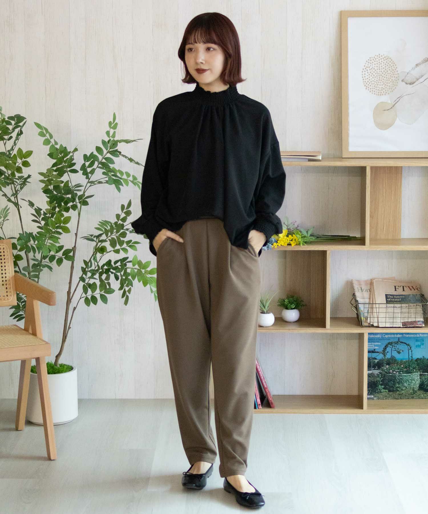 Howdy Marie 梨地ハイネックシャーリングブラウス レディース