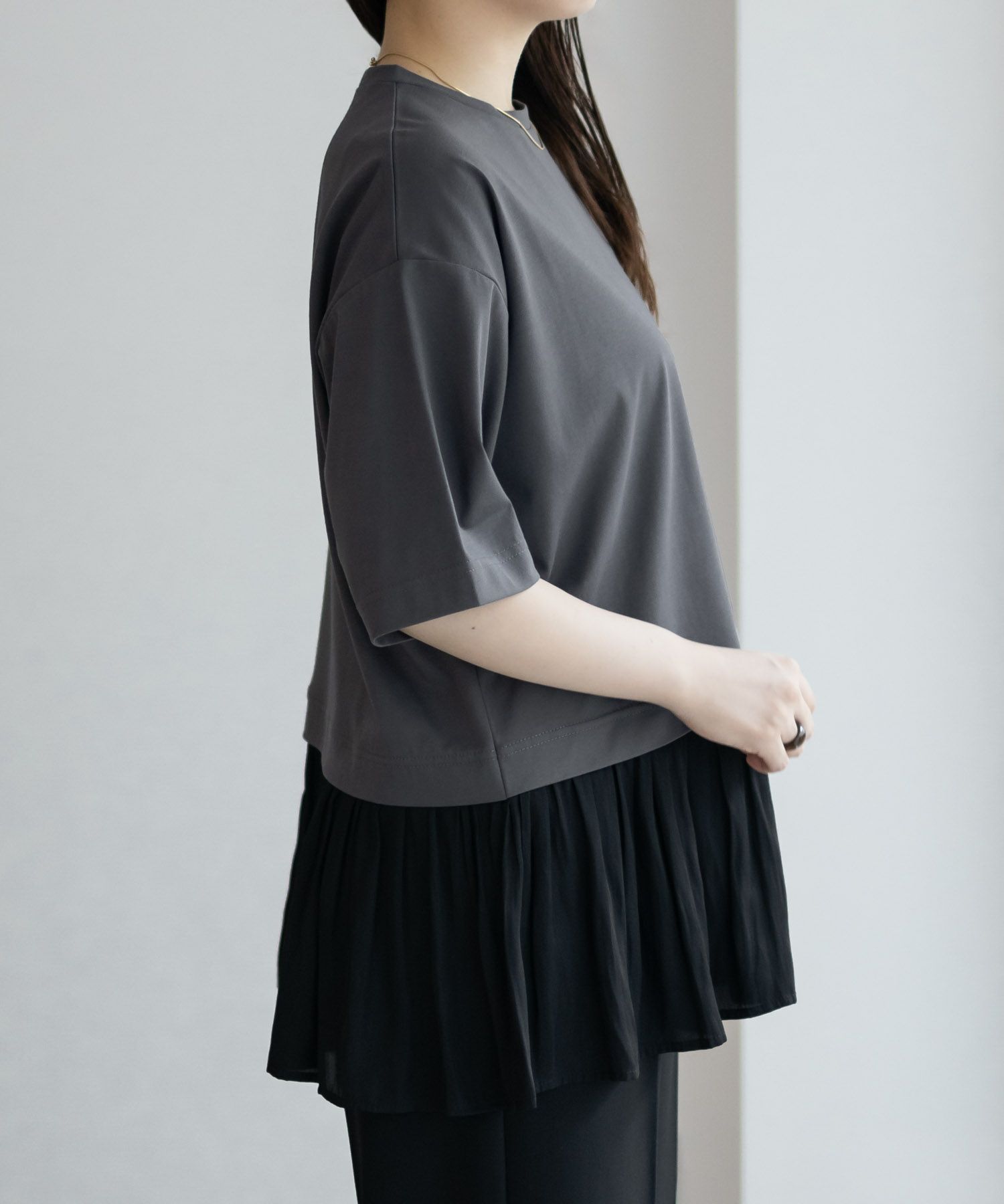 HusHusH  裾フリル切替5分袖プルオーバー レディース メール便 対応商品商品サムネイル-7