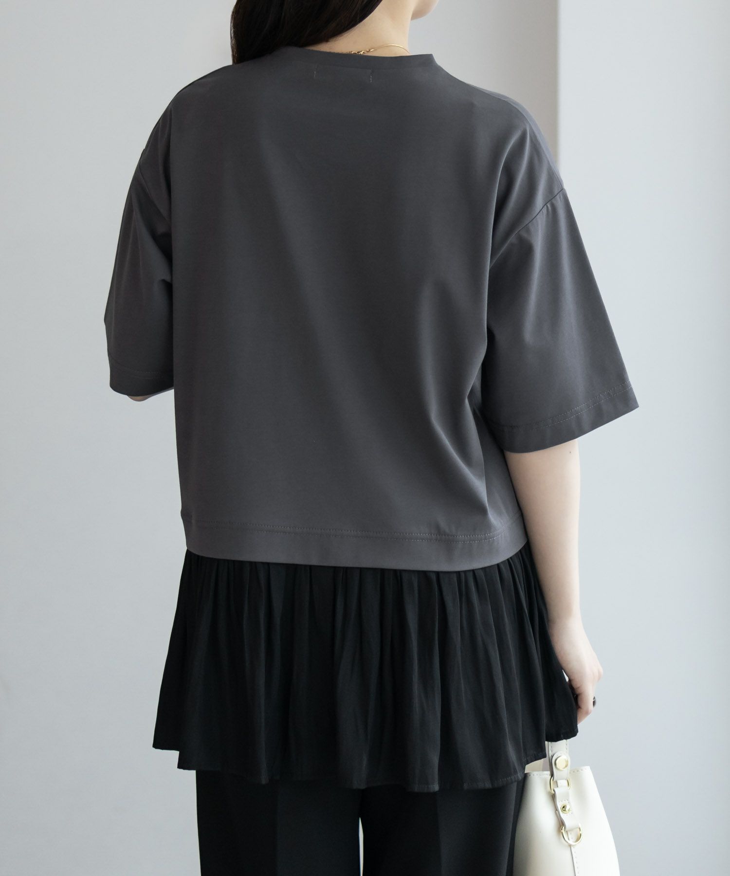 HusHusH  裾フリル切替5分袖プルオーバー レディース メール便 対応商品商品サムネイル-8