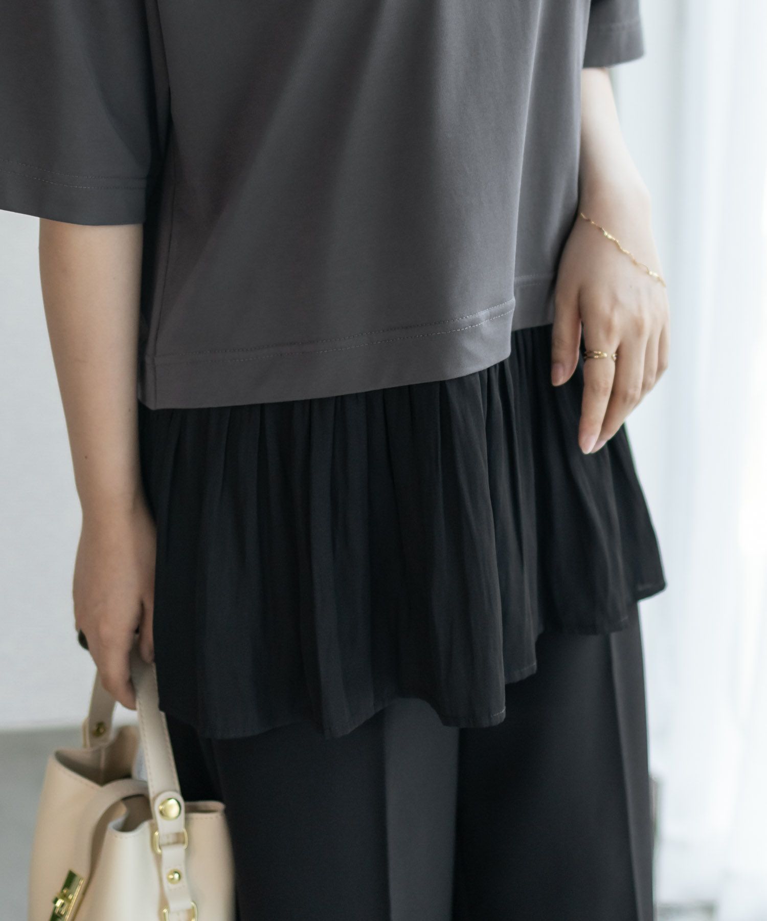 HusHusH  裾フリル切替5分袖プルオーバー レディース メール便 対応商品商品画像-23