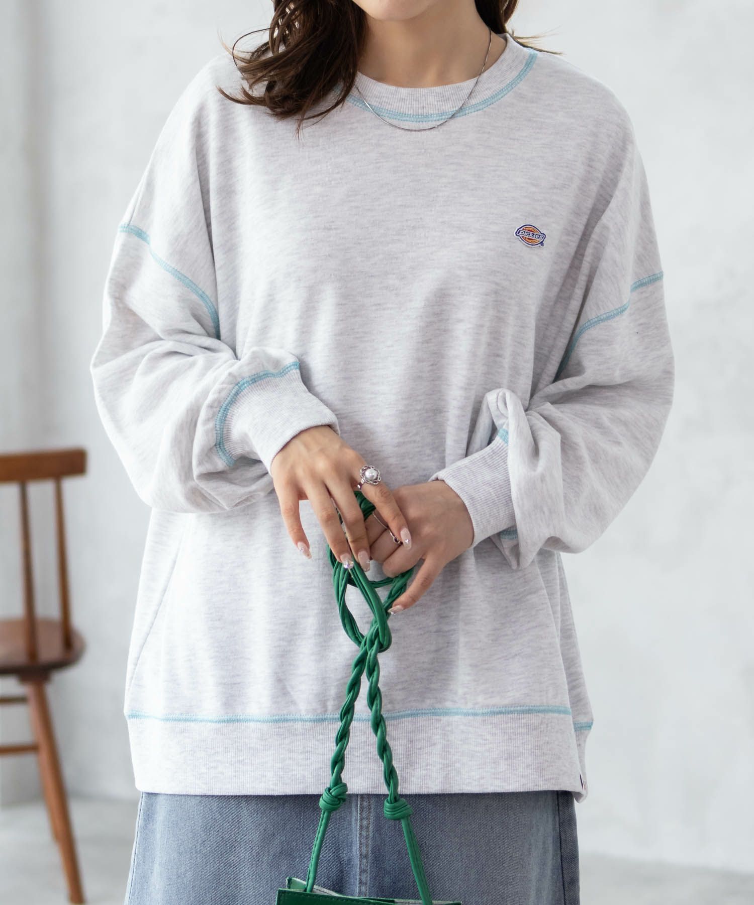 Dickies 裏毛ワッペントレーナー レディース