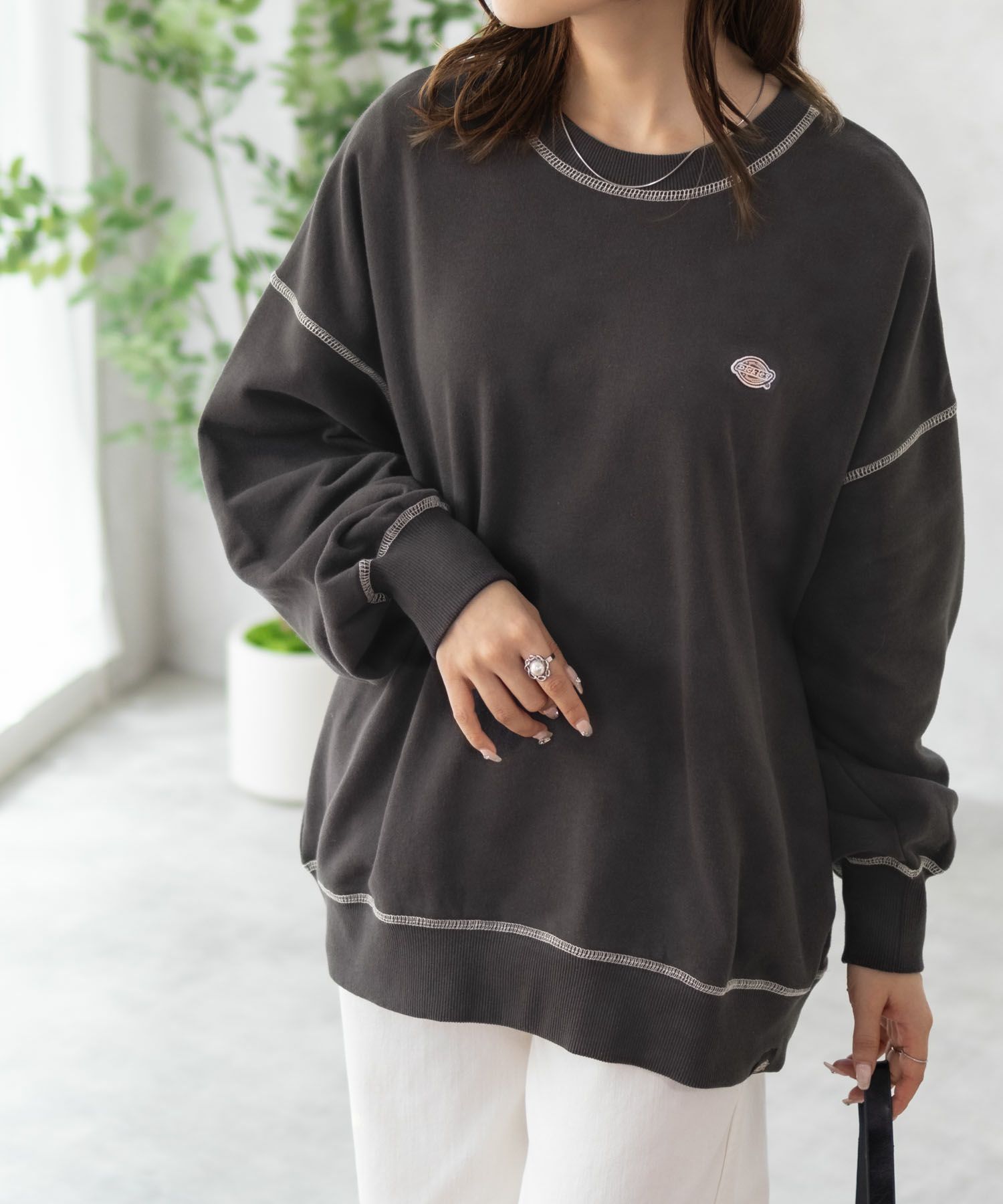Dickies 裏毛ワッペントレーナー レディース