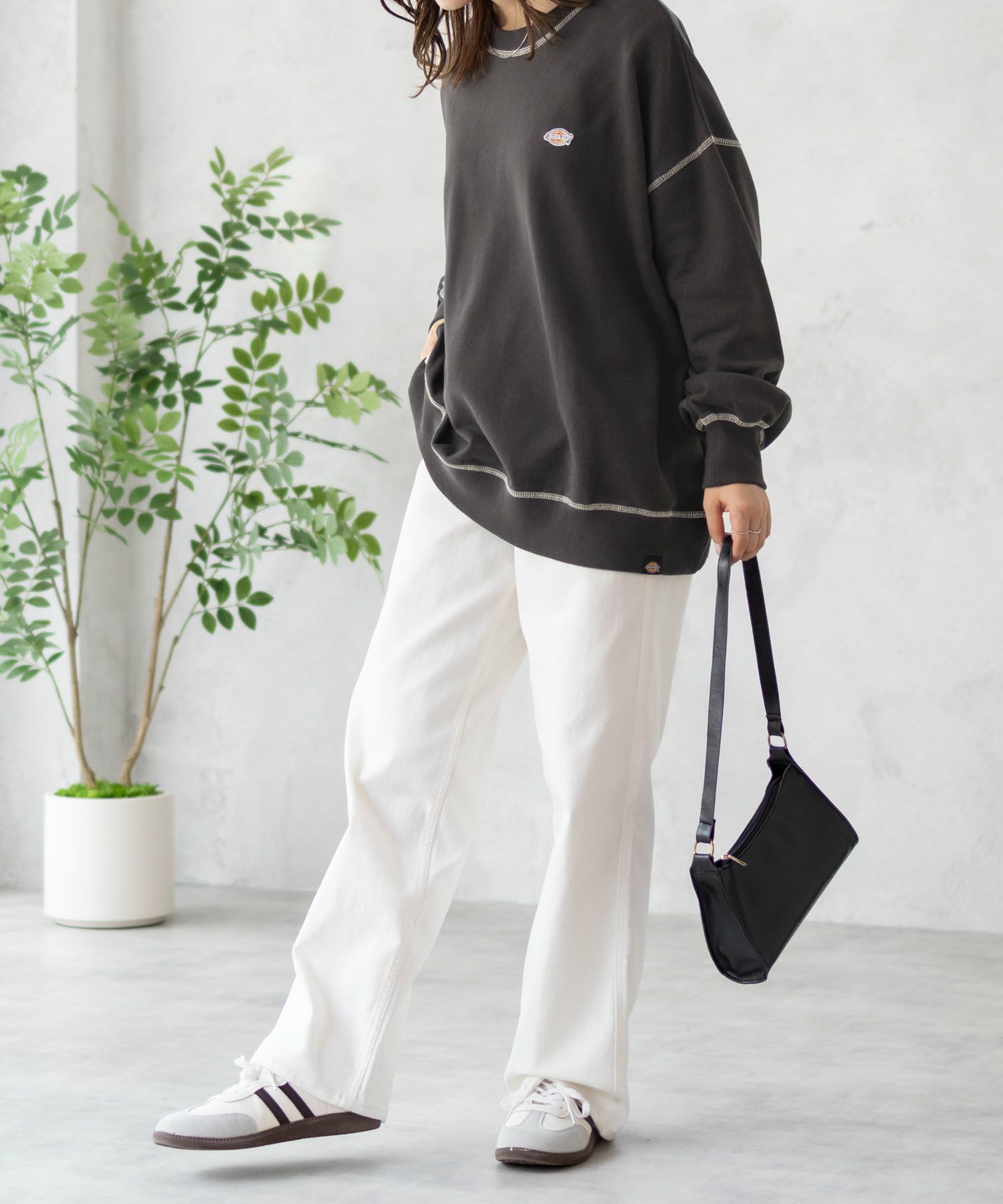 Dickies 裏毛ワッペントレーナー レディース